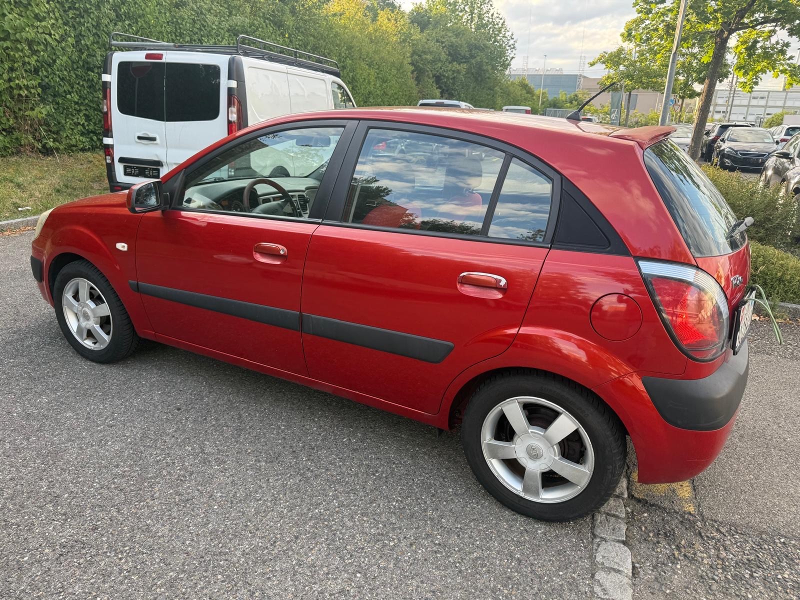 KIA III 1.6-image-4