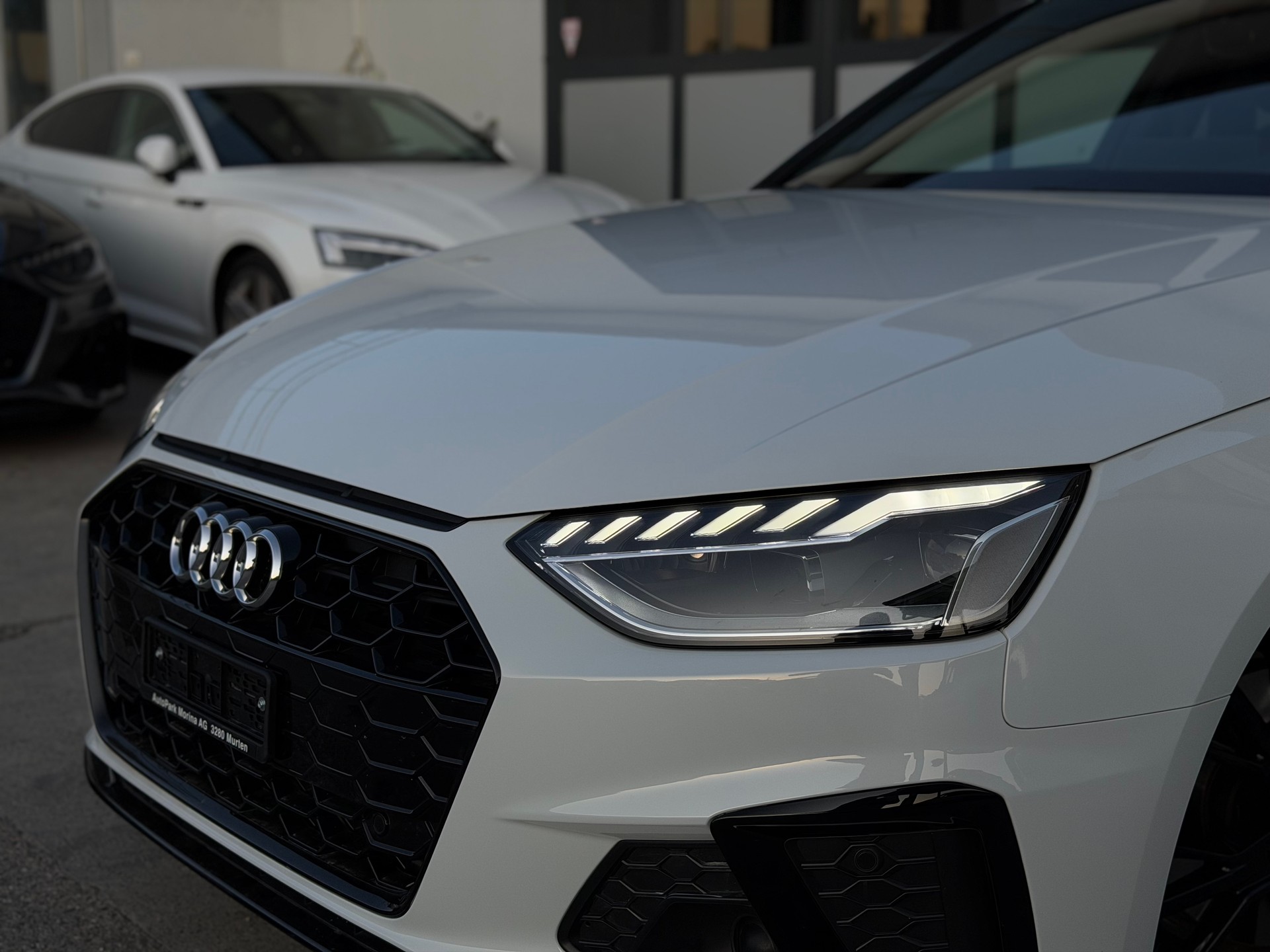 AUDI A4 Avant 40 TFSI S line S-tronic-image-7