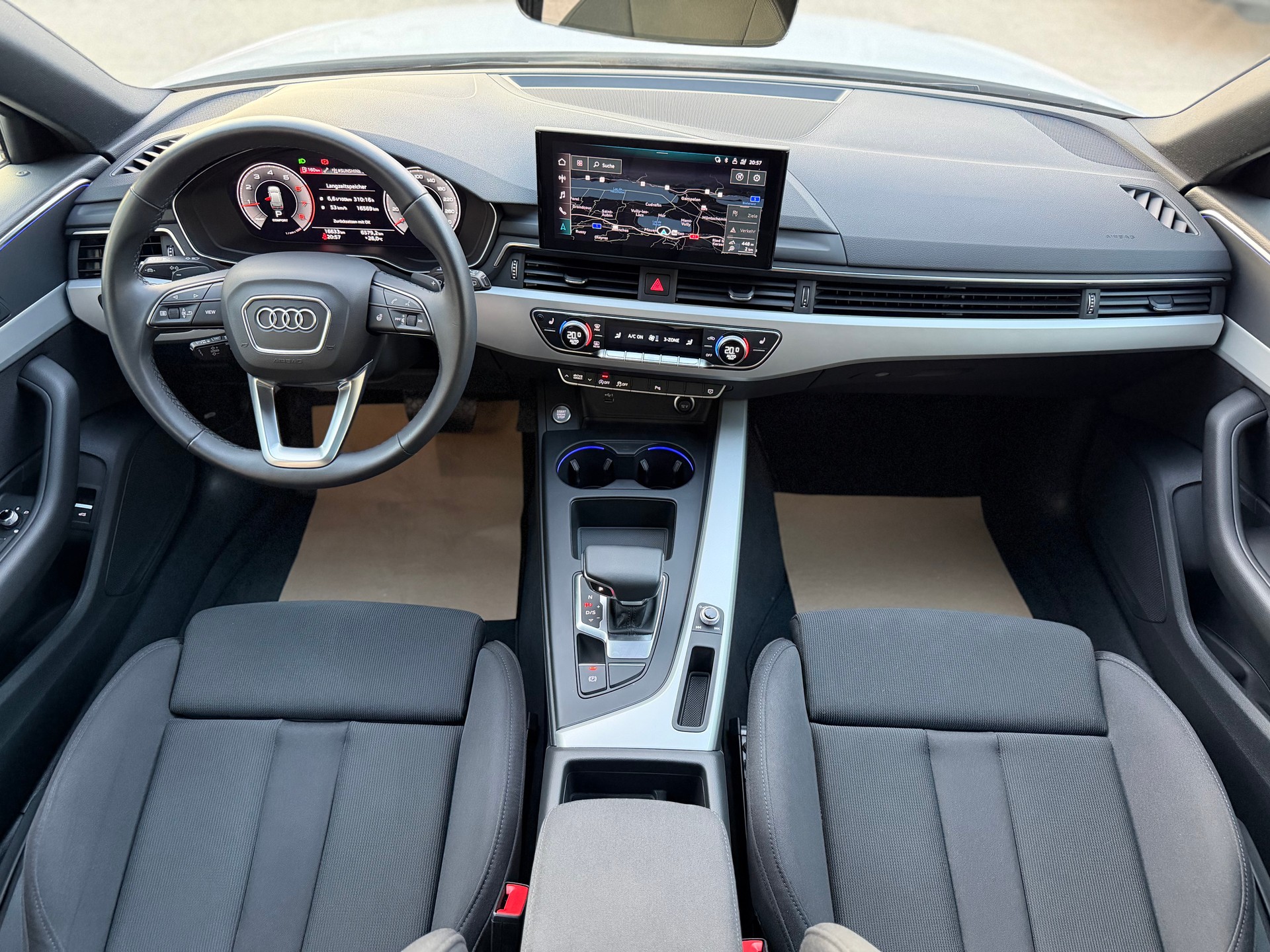 AUDI A4 Avant 40 TFSI S line S-tronic-image-12