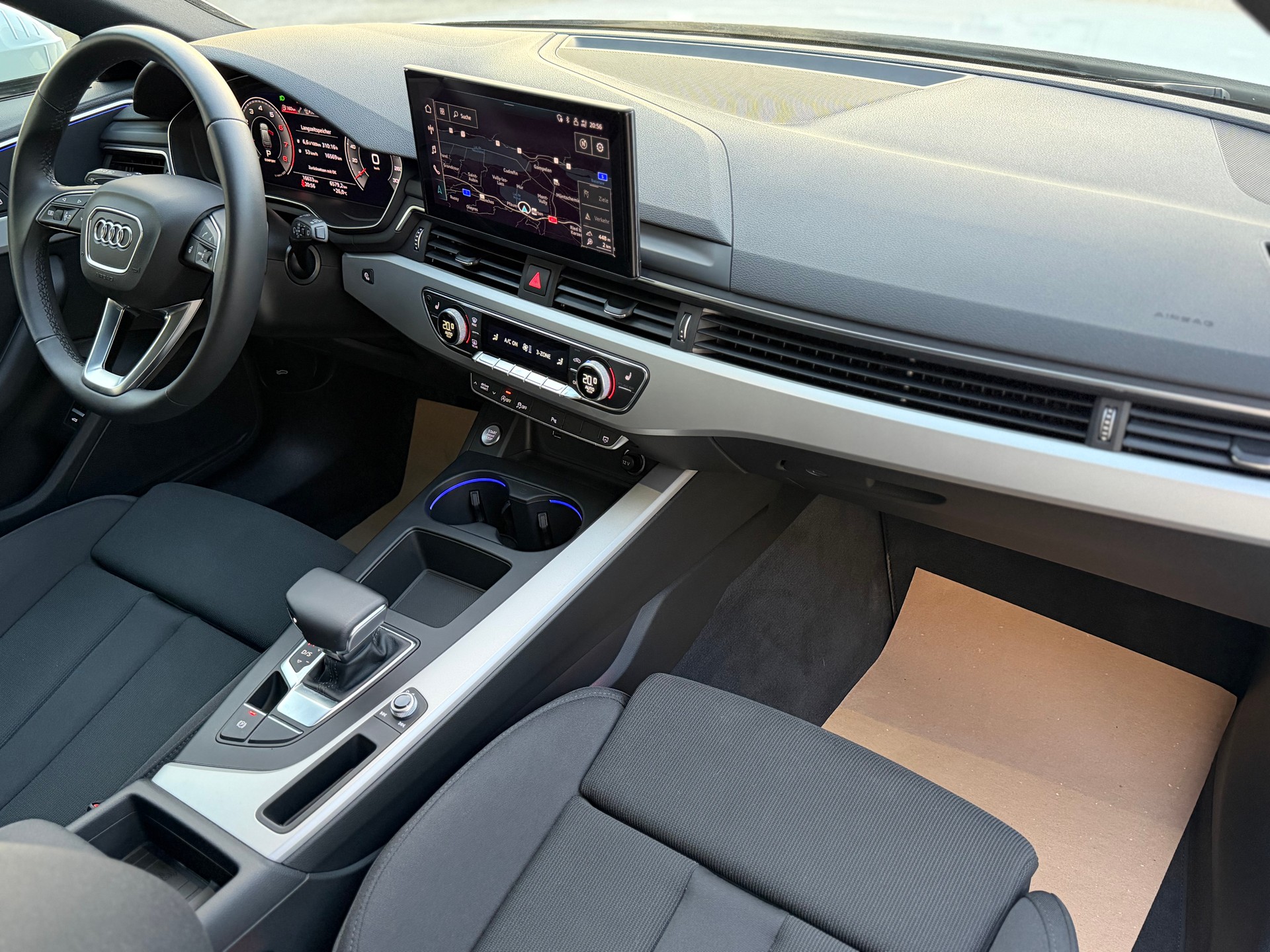AUDI A4 Avant 40 TFSI S line S-tronic-image-15