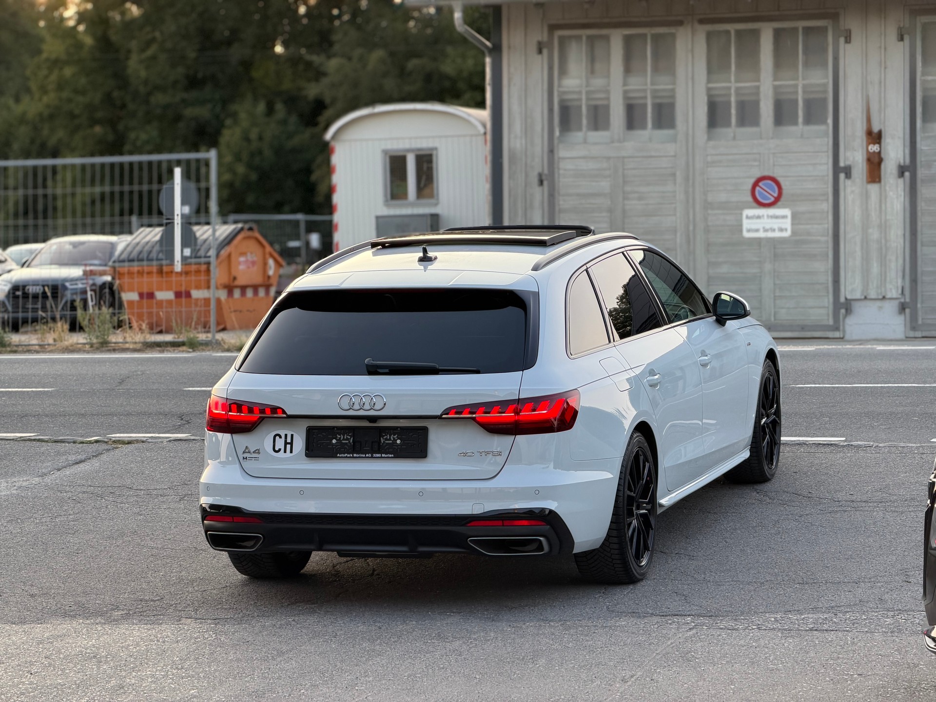 AUDI A4 Avant 40 TFSI S line S-tronic-image-4