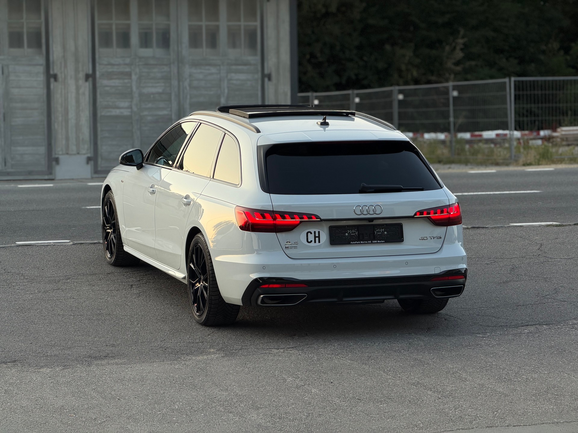 AUDI A4 Avant 40 TFSI S line S-tronic-image-6