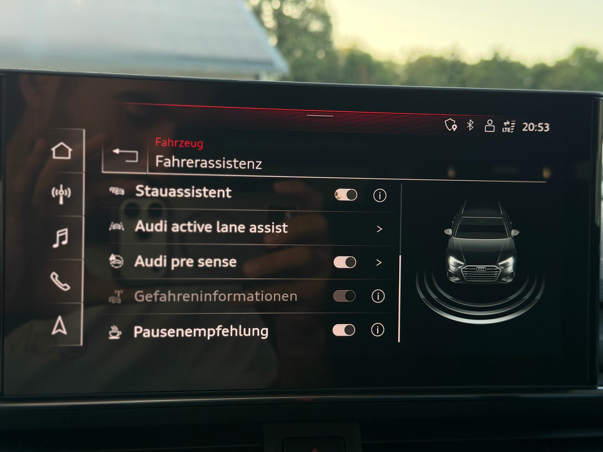 AUDI A4 Avant 40 TFSI S line S-tronic-image-24