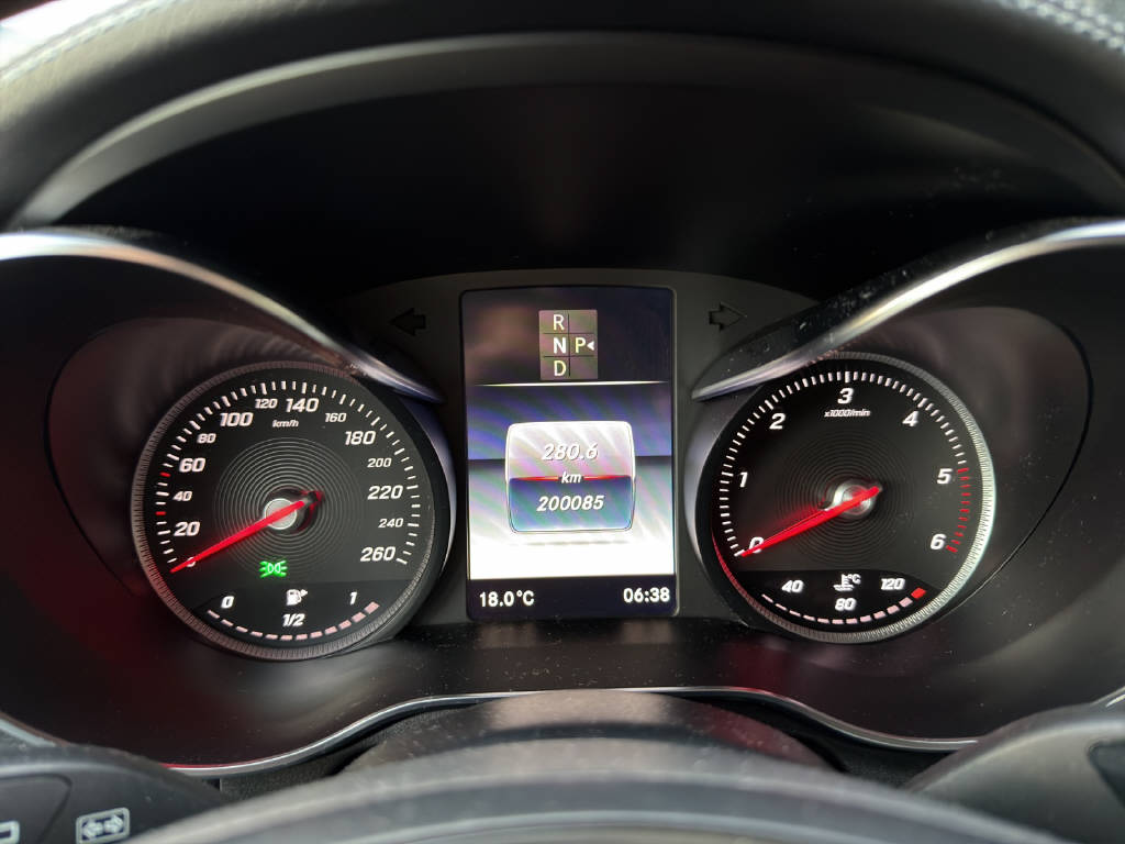 MERCEDES-BENZ GLC 220 d Exclusive 4matic-image-12
