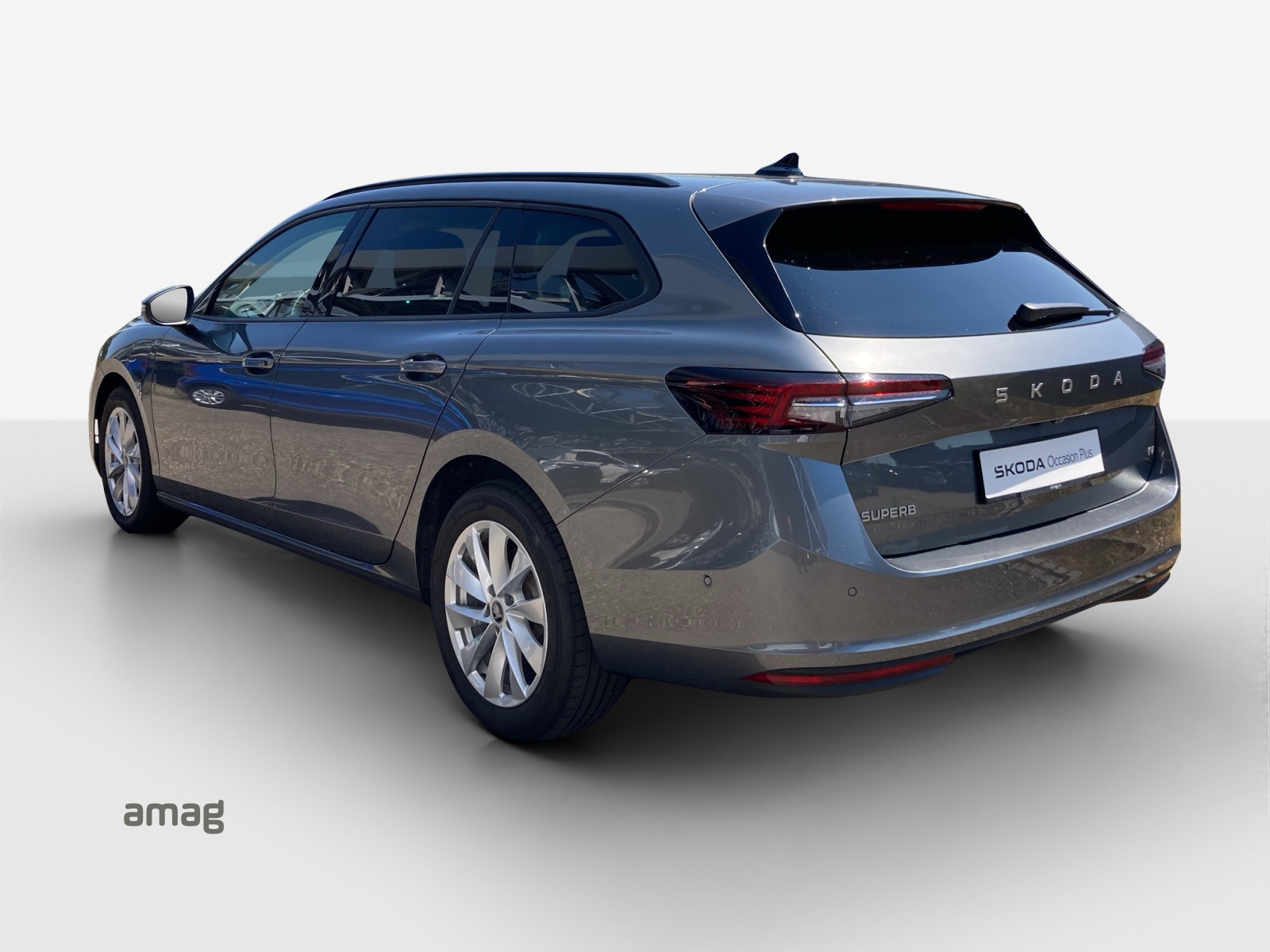 SKODA Superb Combi 1.5 TSI PHEV Selection DSG-image-2