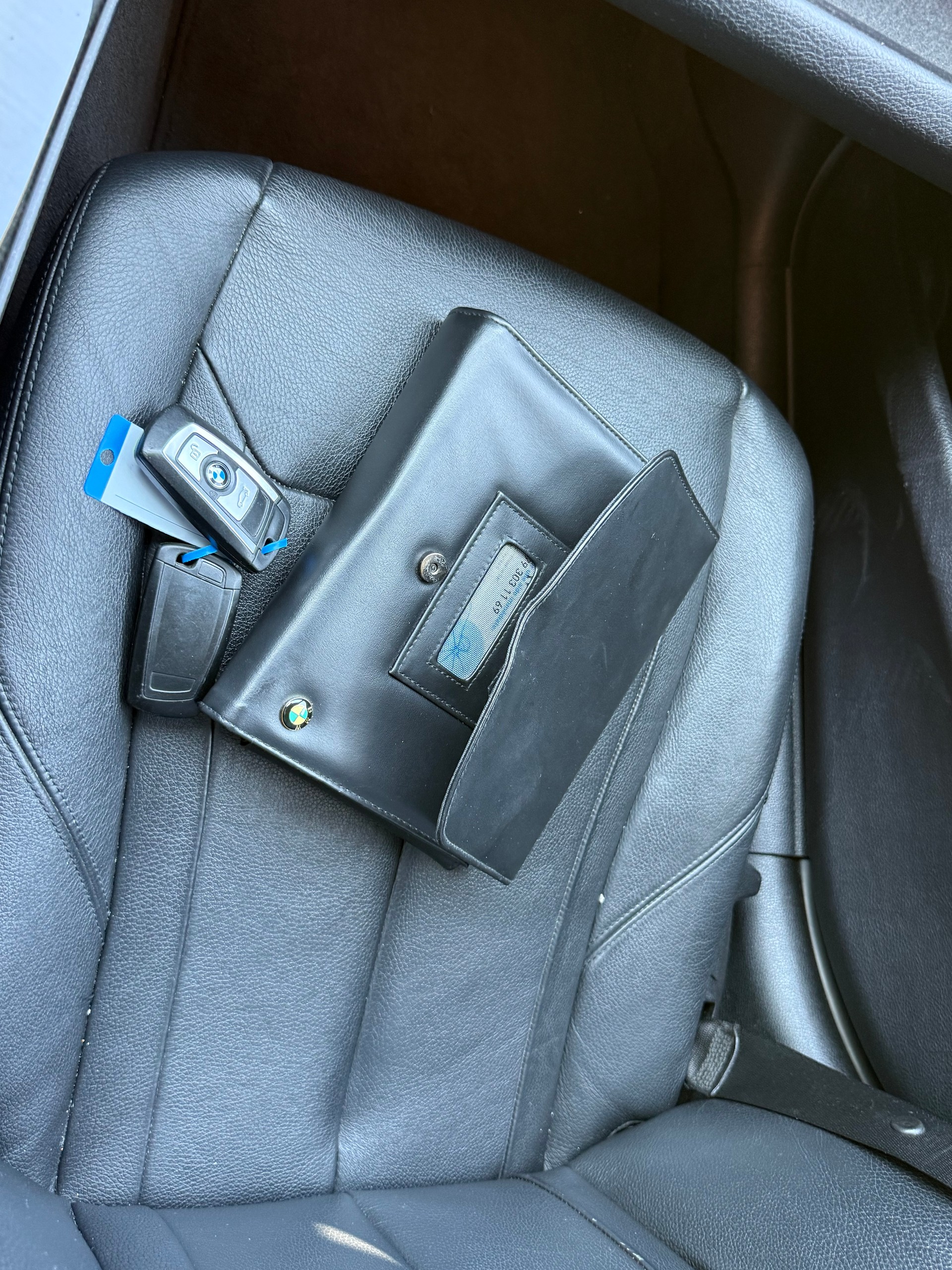 BMW 320d Touring Luxury Line-image-23