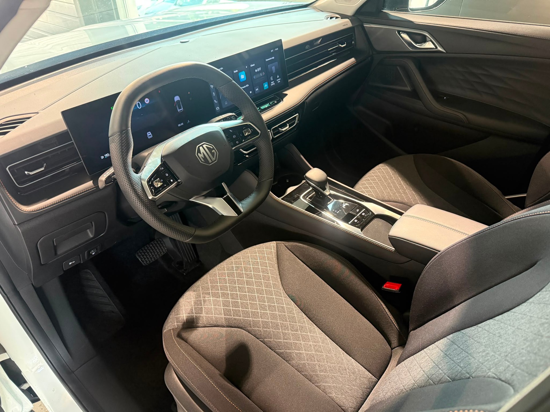 MG HS 1.5 T Comfort Automat-image-10