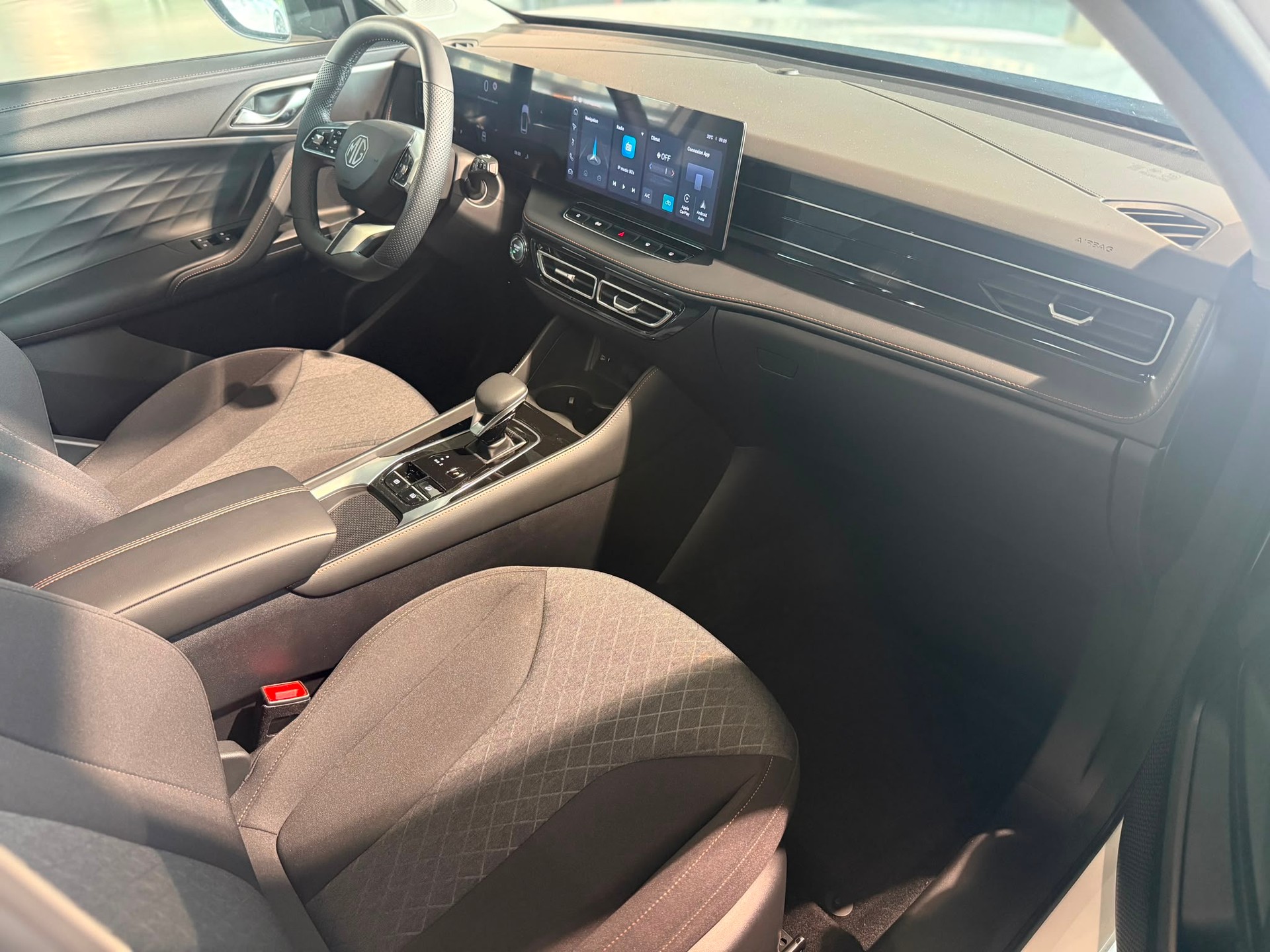 MG HS 1.5 T Comfort Automat-image-11