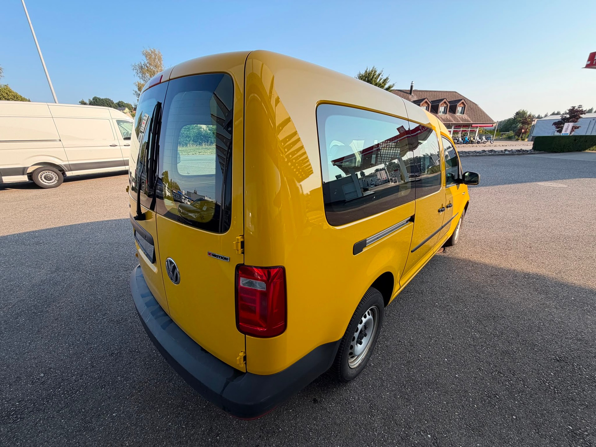 VW Caddy Maxi 2.0TDI 4Motion BlueMotion Technology-image-7