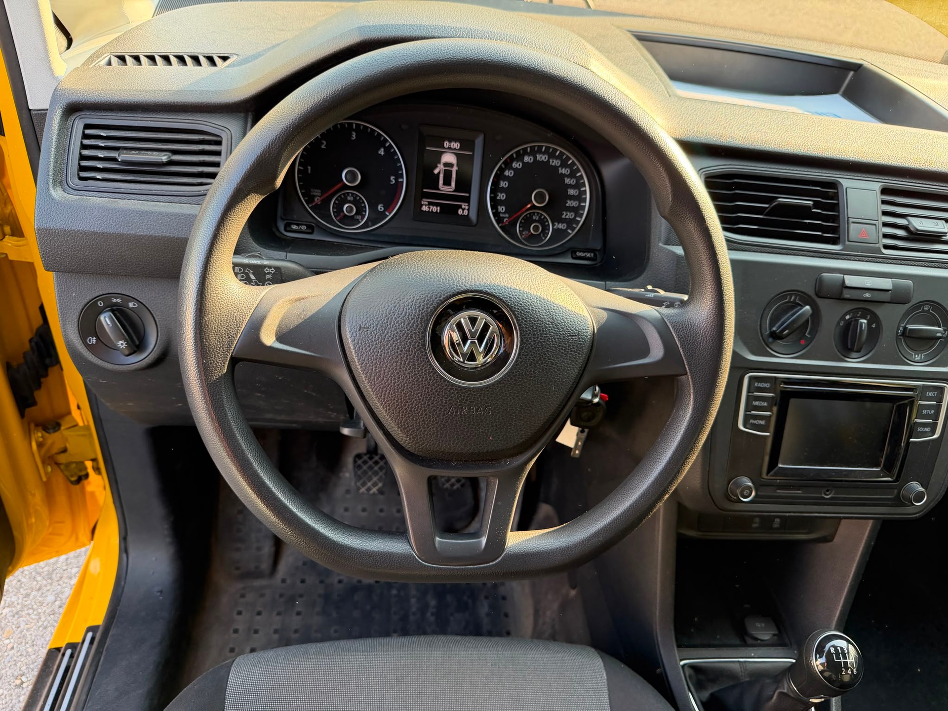 VW Caddy Maxi 2.0TDI 4Motion BlueMotion Technology-image-16