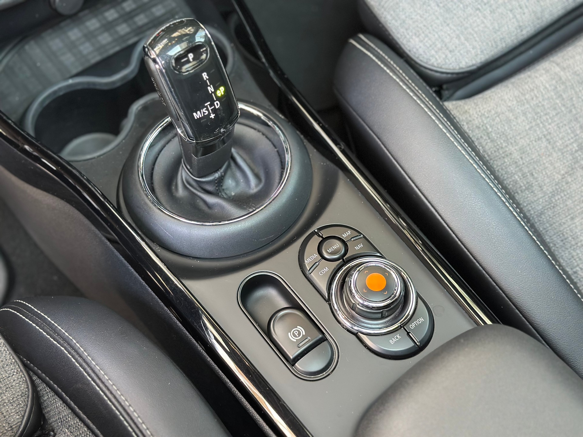MINI Clubman Cooper Steptronic DKG-image-12