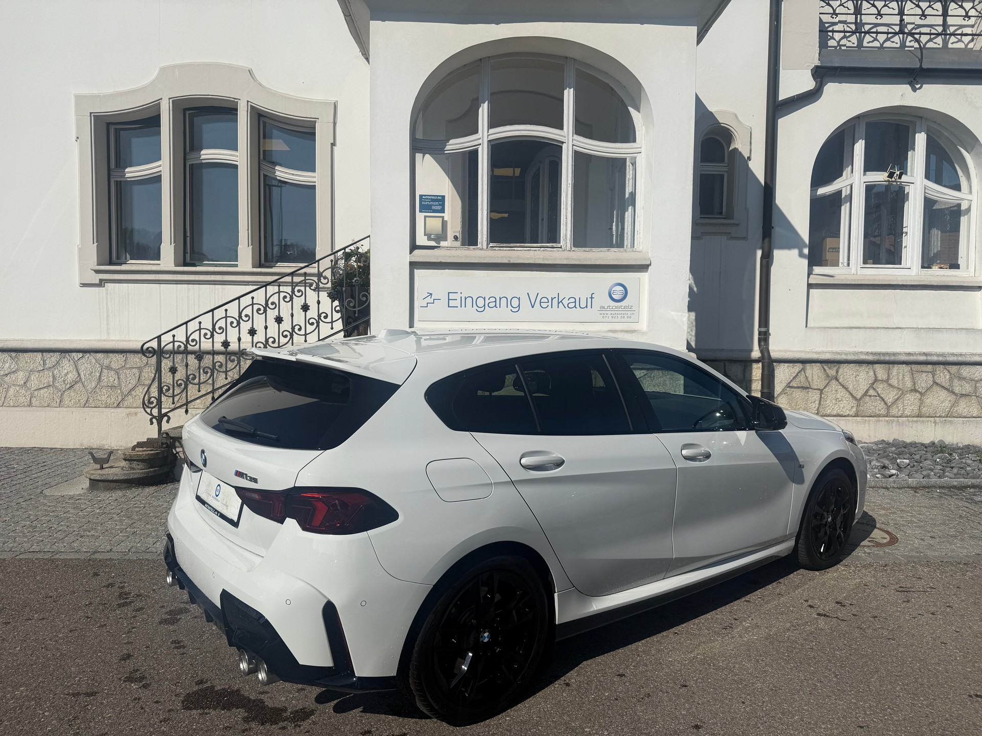 BMW M135i xDrive M-SPORT-image-3
