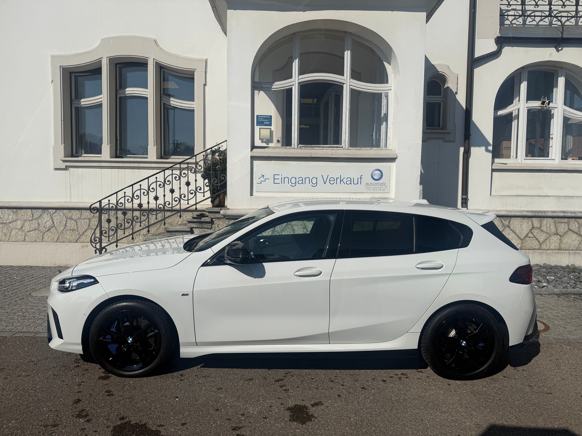 BMW M135i xDrive M-SPORT-image-2