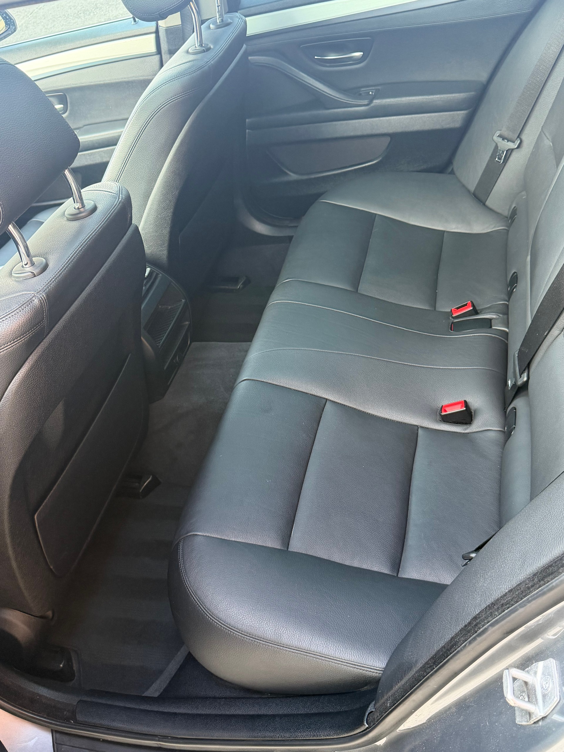 BMW 520d Touring xDrive Luxury Line Steptronic-image-8