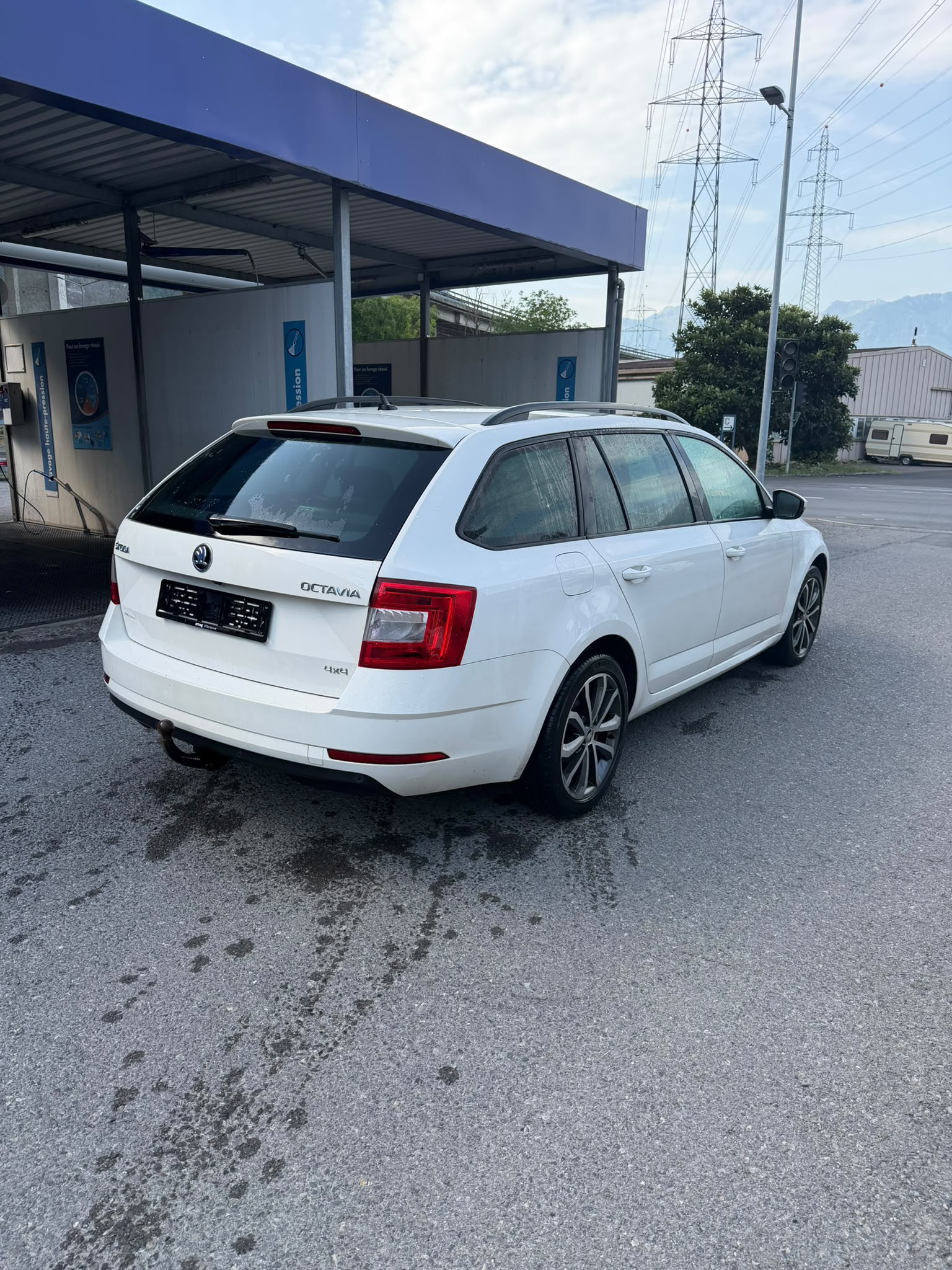 SKODA Octavia Combi 2.0 TDI L&K 4x4 DSG-image-2