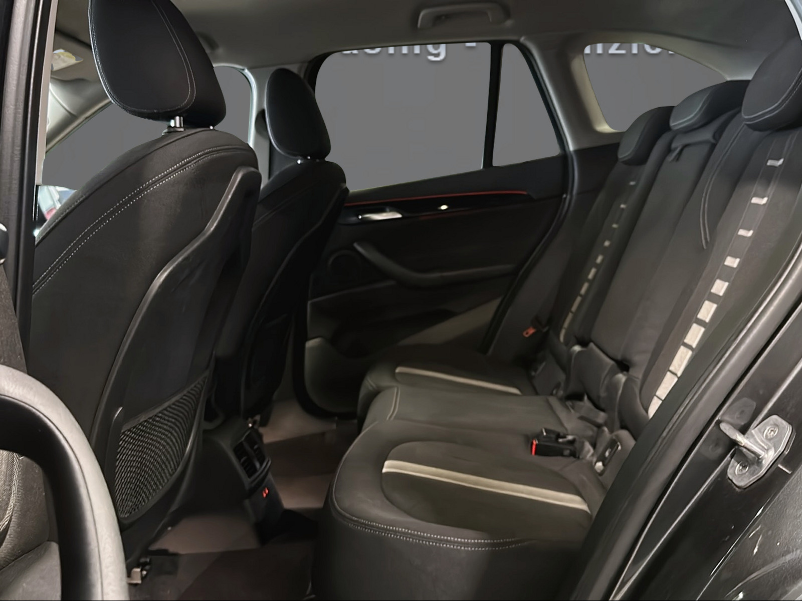 BMW X1 sDrive 18i Sport Line Steptronic DSK-image-12