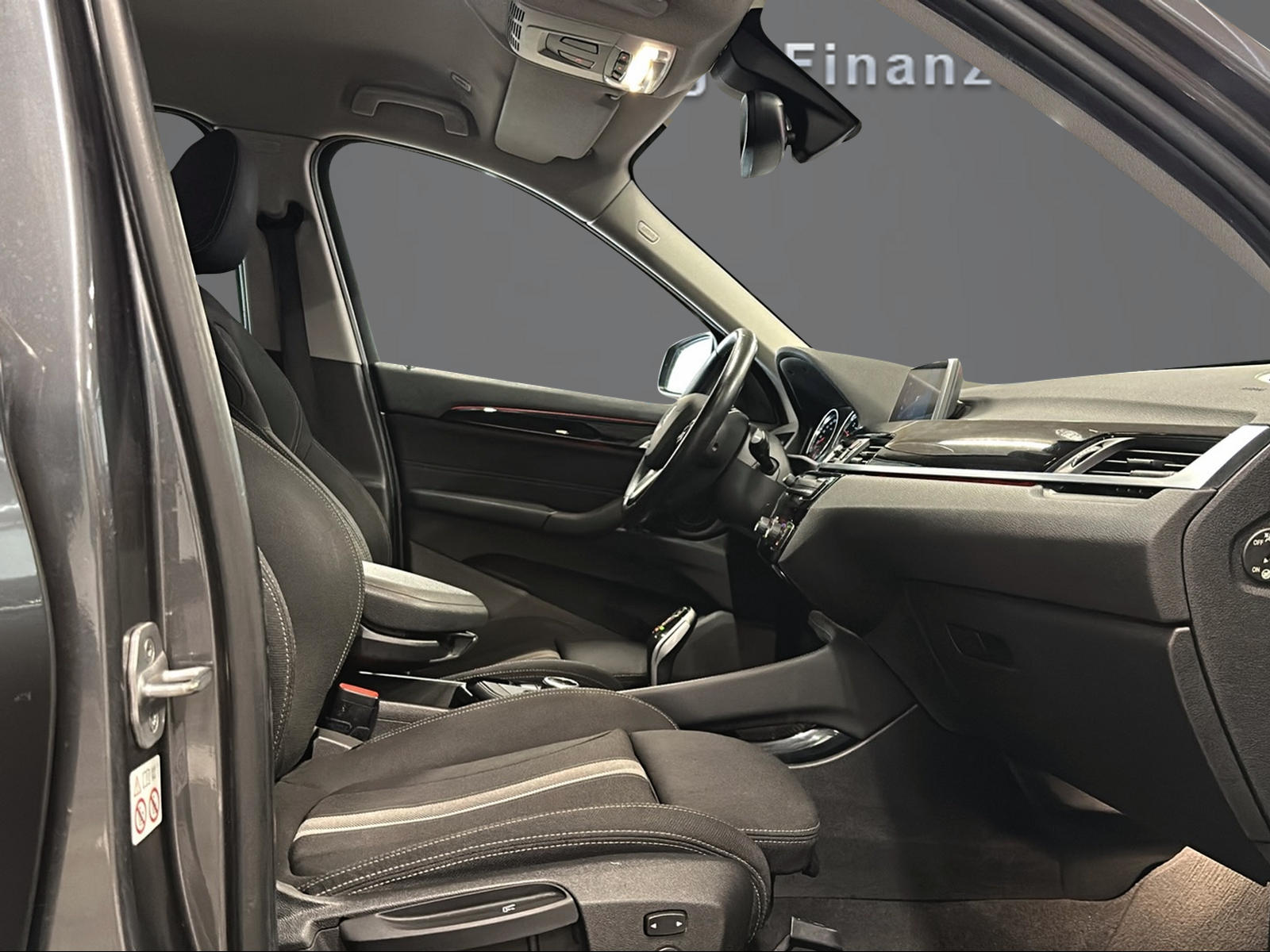 BMW X1 sDrive 18i Sport Line Steptronic DSK-image-9