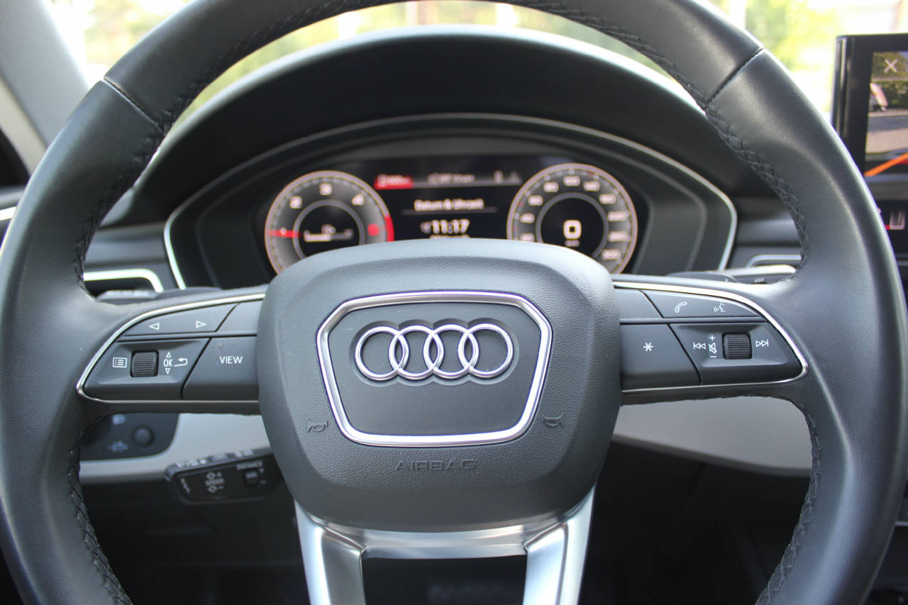 AUDI A4 Avant 2.0 40 TDI Advanced Attraction quattro S-Tronic-image-9