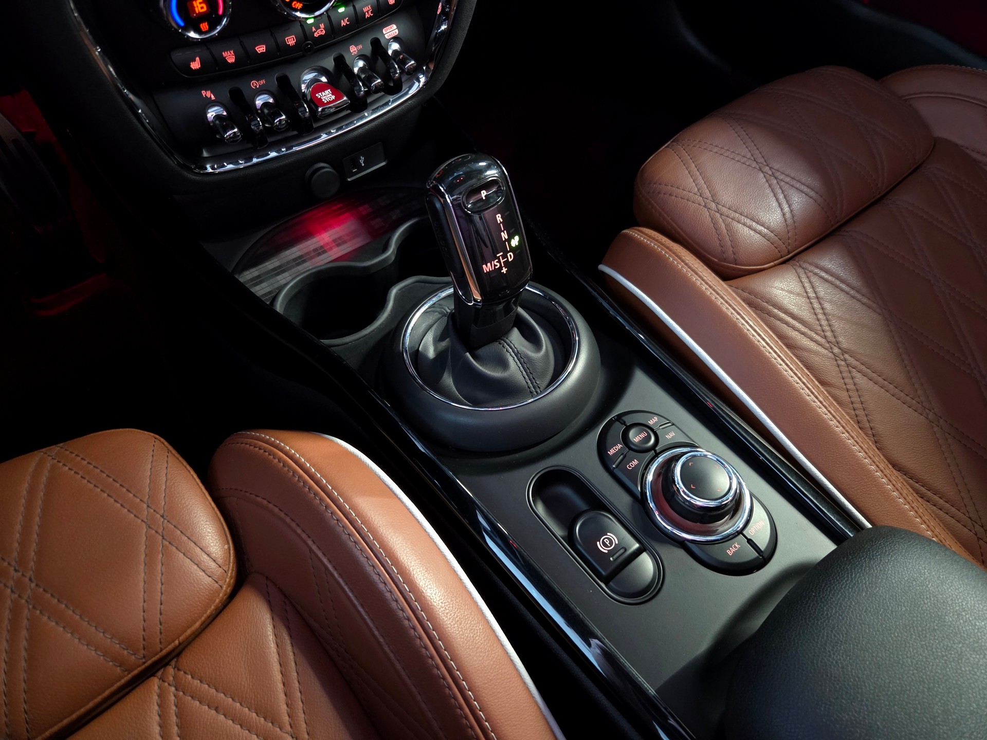 MINI Clubman F54 2.0i John Cooper Works ALL4-image-20