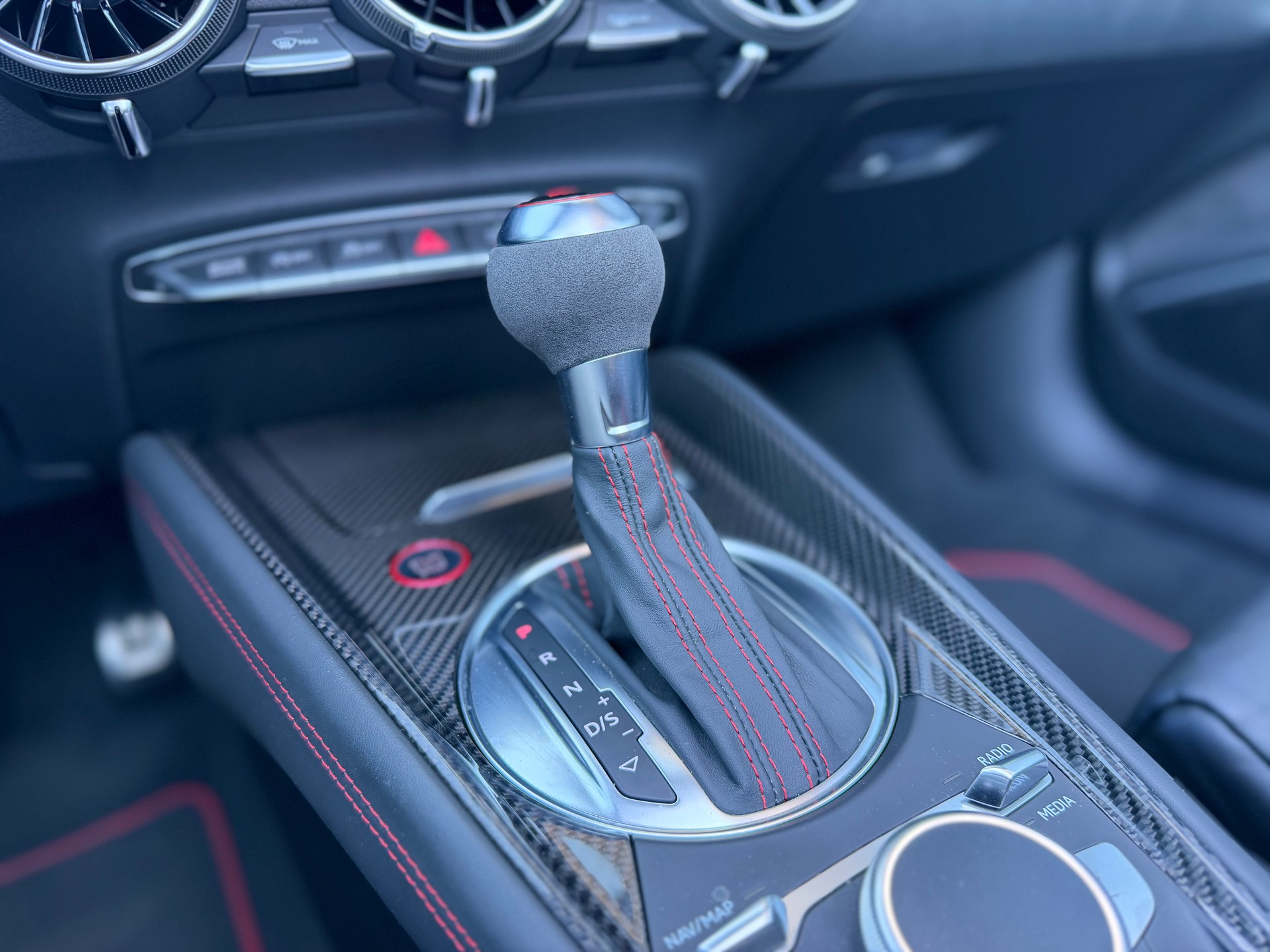 AUDI TT Roadster TTS S-tronic quattro *Competition - CH FAHRZEUG*-image-24