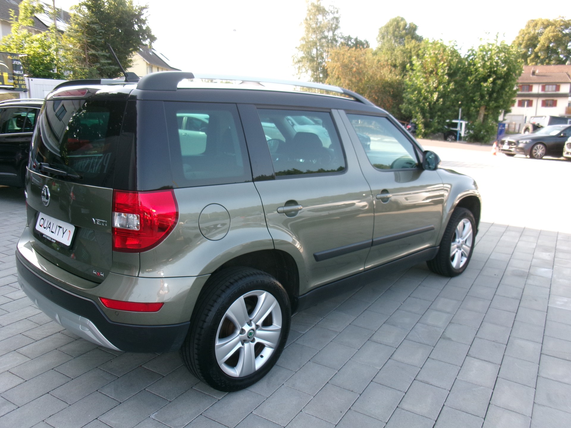 SKODA Yeti 2.0 TDI Elegance Outdoor 4x4 DSG-image-12