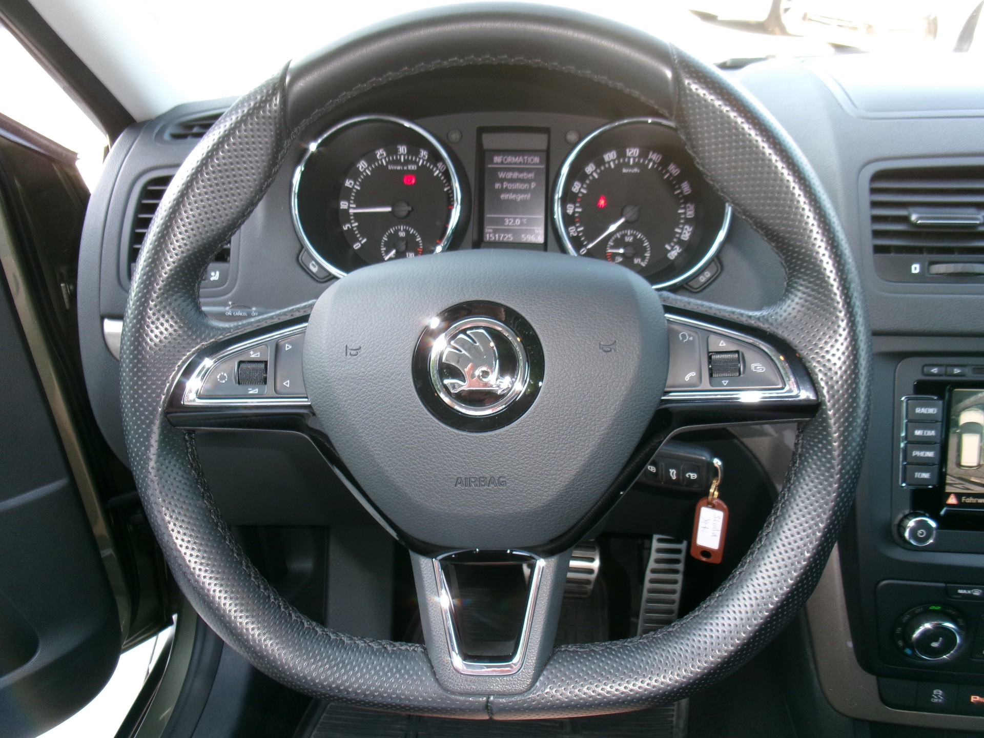 SKODA Yeti 2.0 TDI Elegance Outdoor 4x4 DSG-image-2