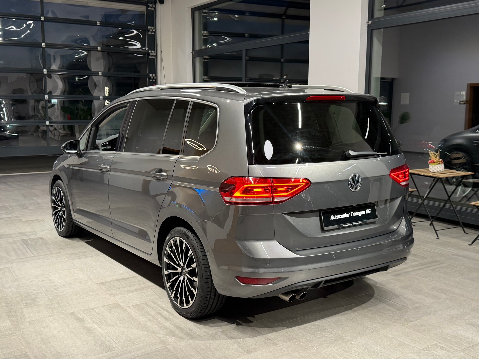 VW Touran 1.4 TSI BlueMotion Technology Highline DSG-image-6