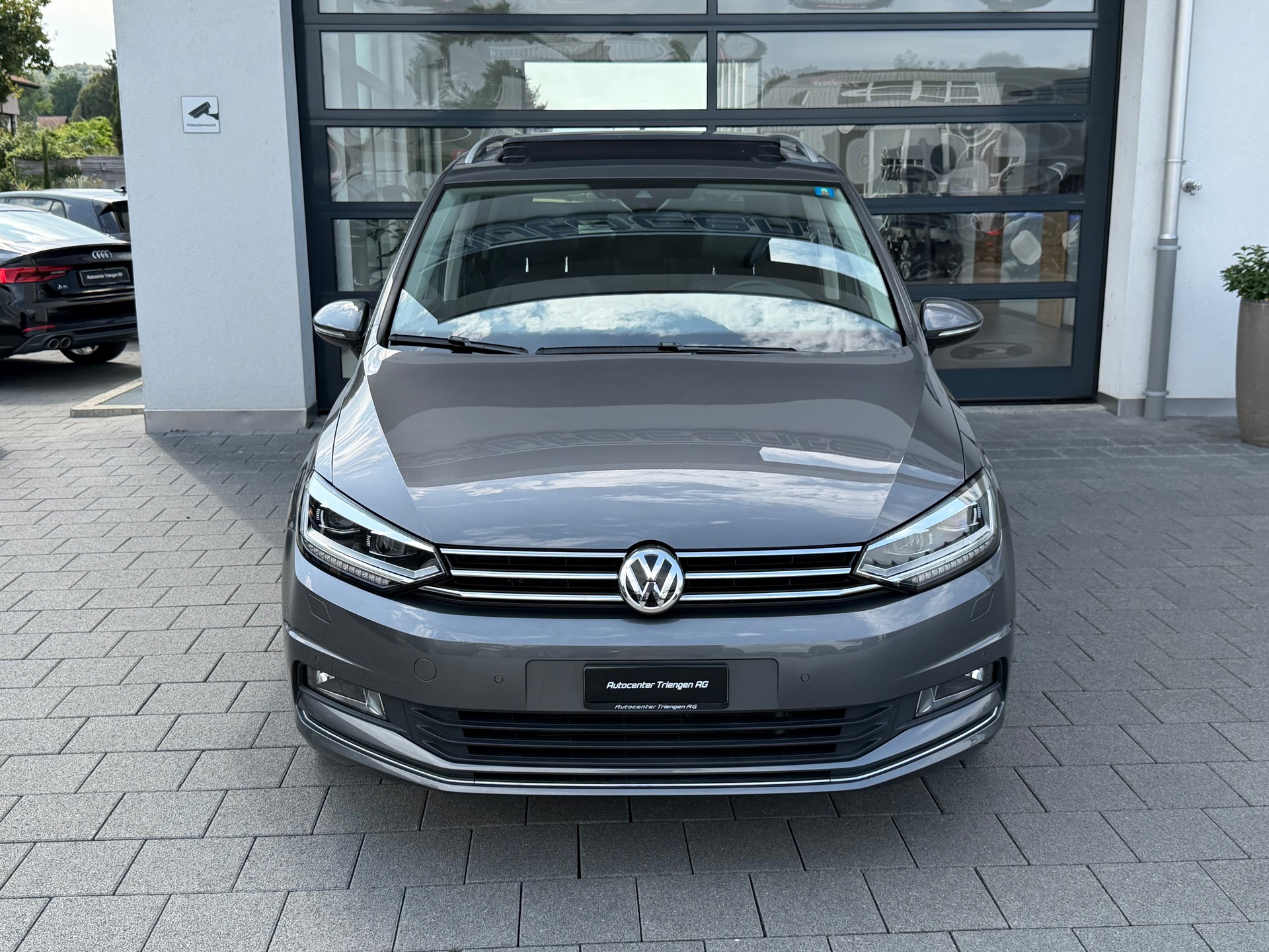 VW Touran 1.4 TSI BlueMotion Technology Highline DSG-image-1