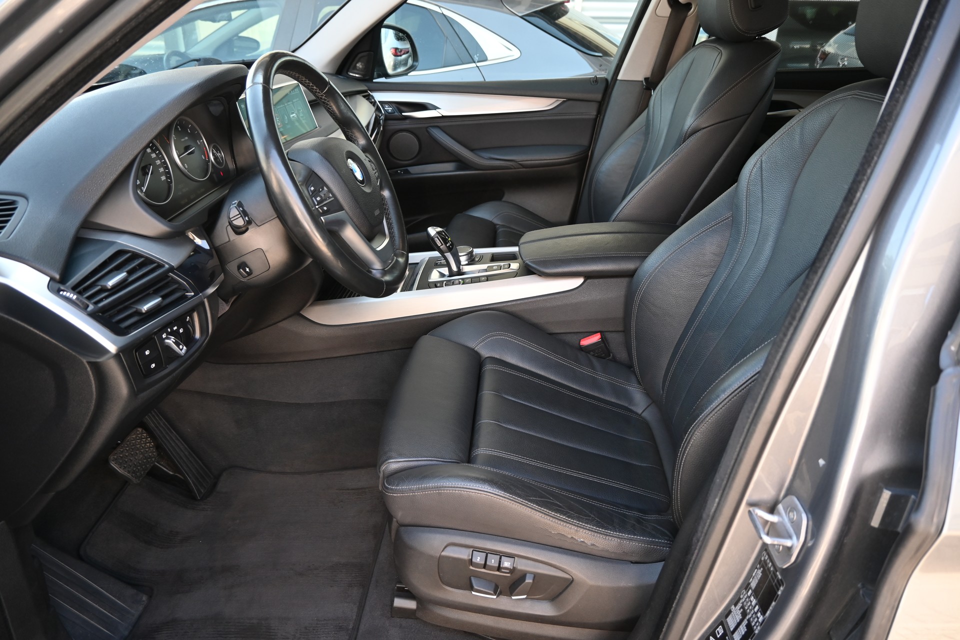 BMW X5 xDrive 40d Steptronic-image-9