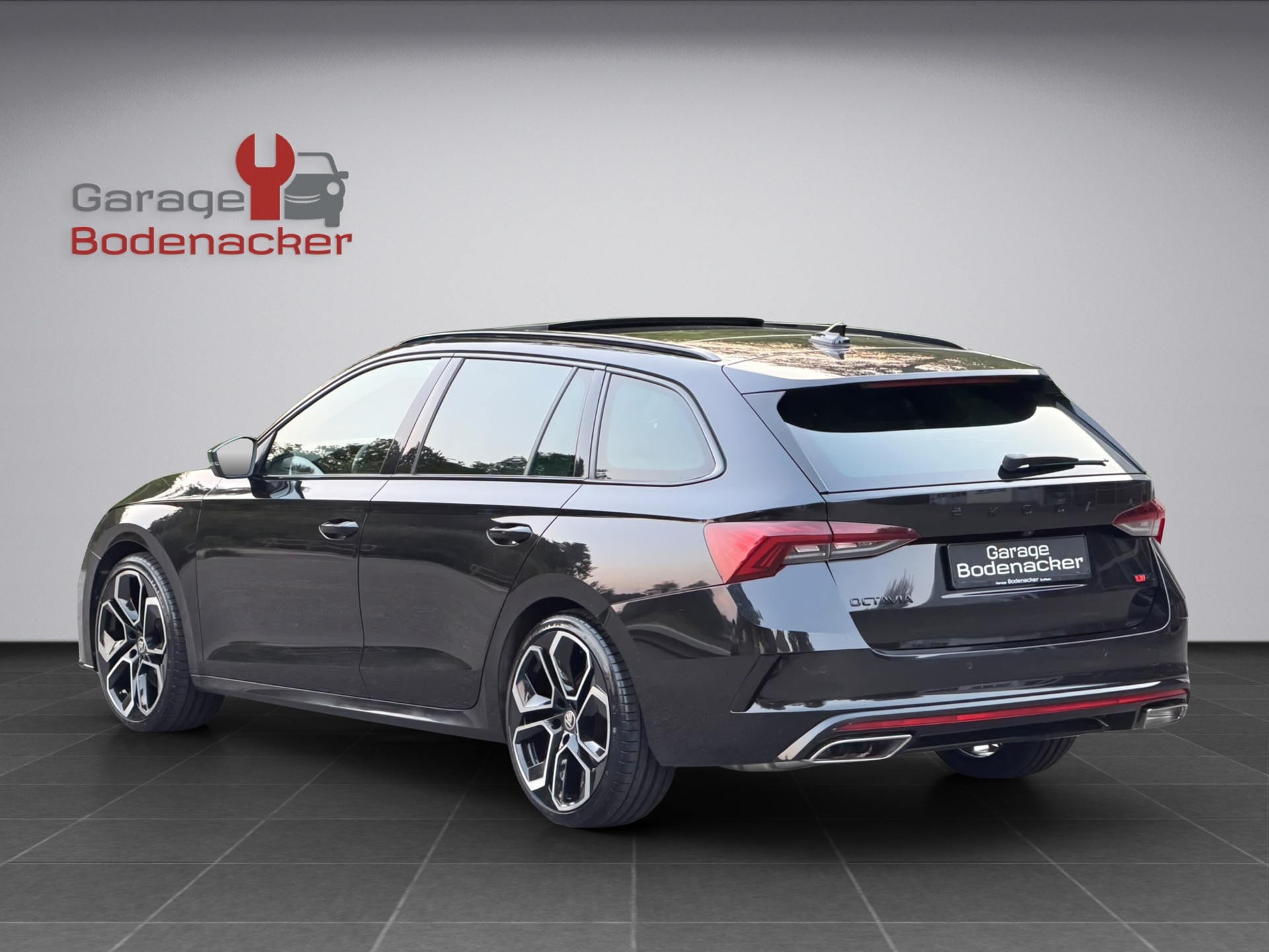 SKODA Octavia Combi 2.0 TDI DSG RS 4x4 * 200PS *-image-3
