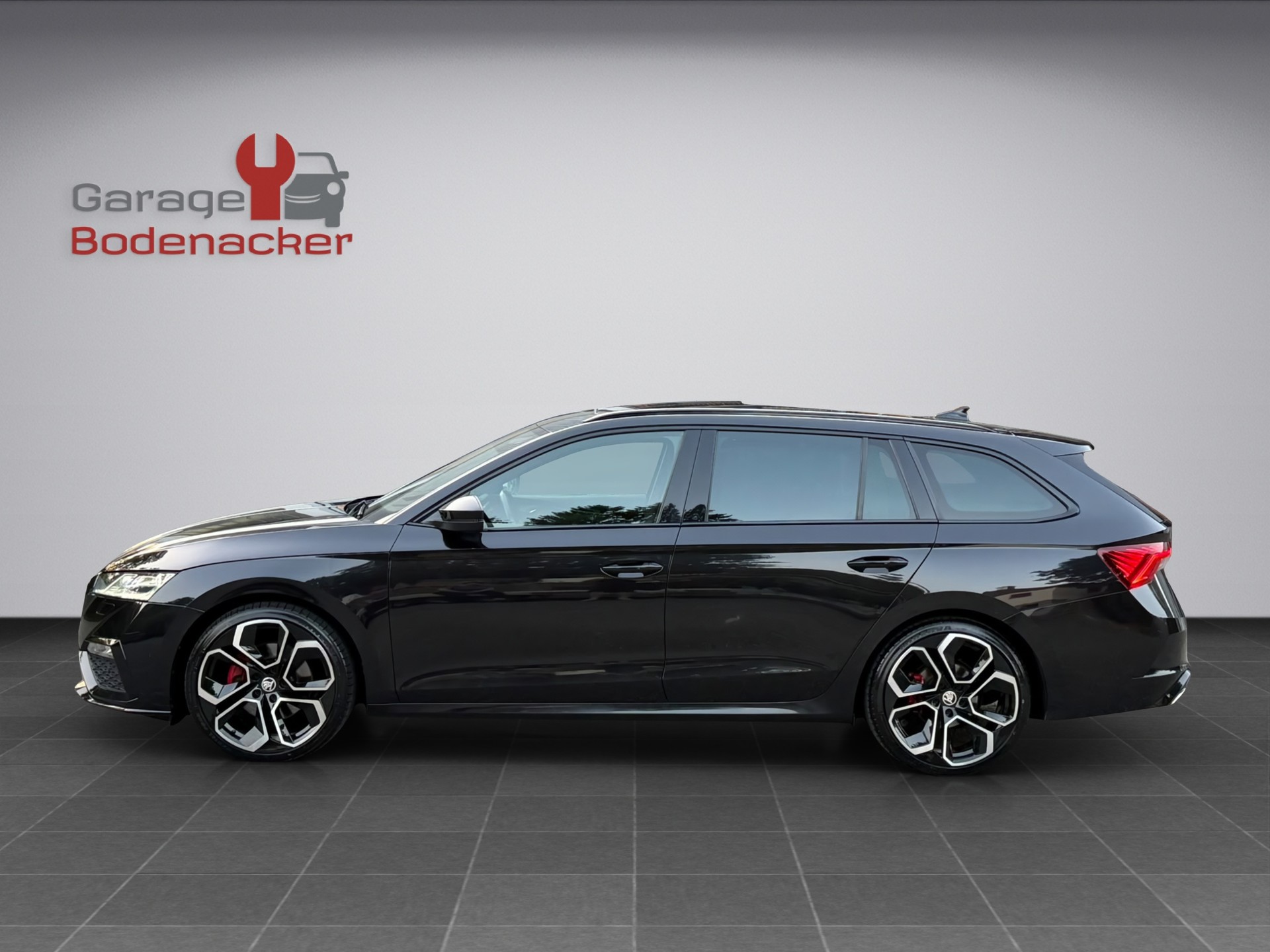 SKODA Octavia Combi 2.0 TDI DSG RS 4x4 * 200PS *-image-2