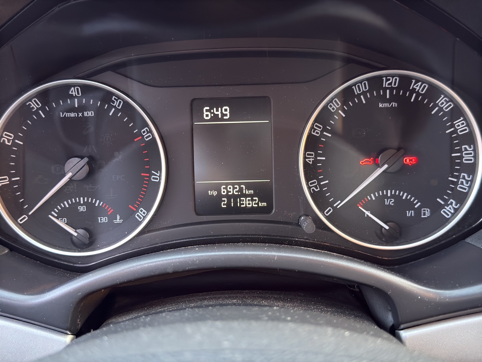 SKODA Octavia Combi 1.4 TSI Twenty20-image-10