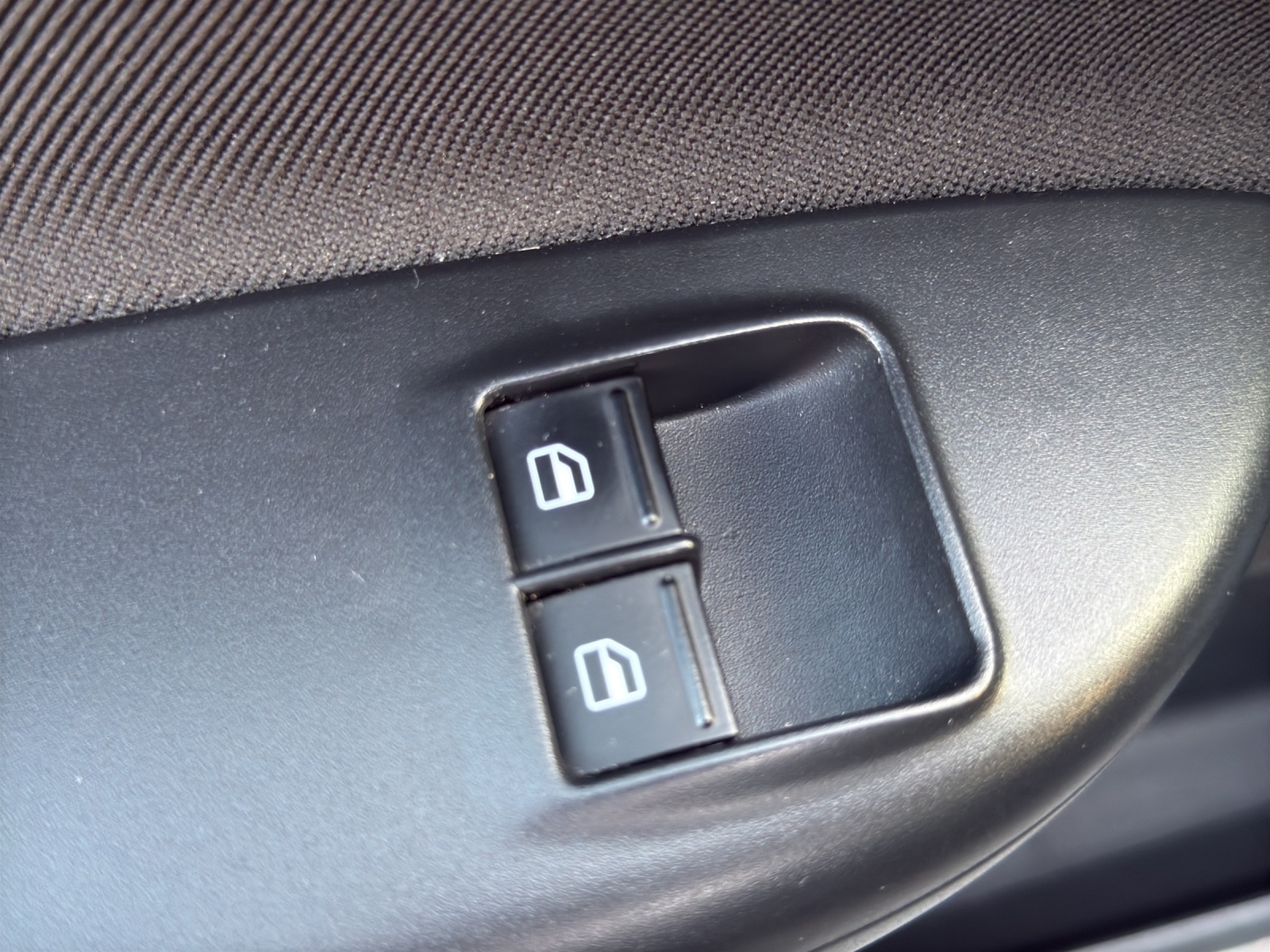 SKODA Octavia Combi 1.4 TSI Twenty20-image-19