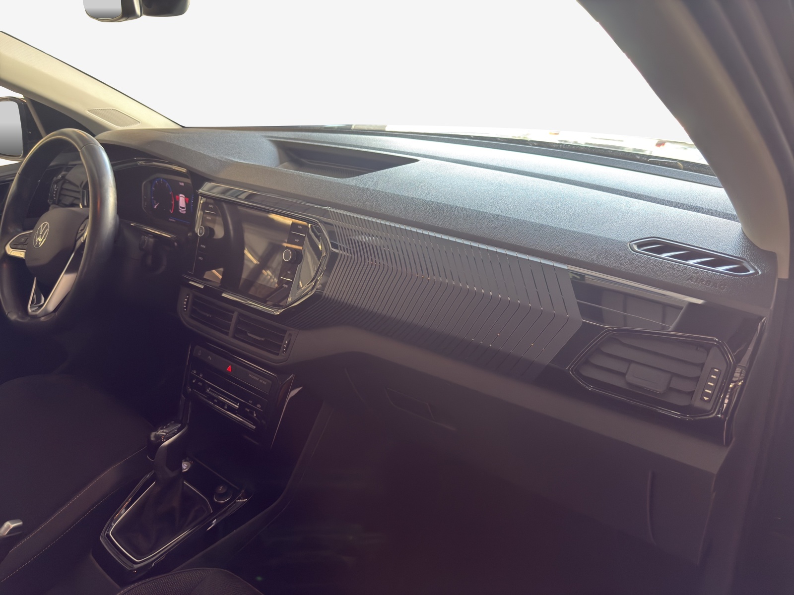 VW T-Cross 1.0 TSI Life Limited DSG-image-15