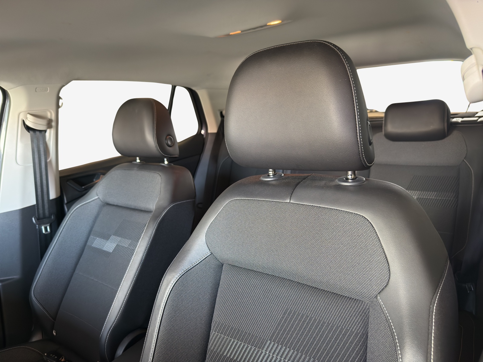 VW T-Cross 1.0 TSI Life Limited DSG-image-13