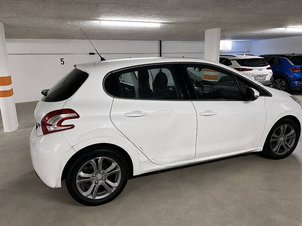 PEUGEOT 1.2 PureTech Allure S/S-image-3