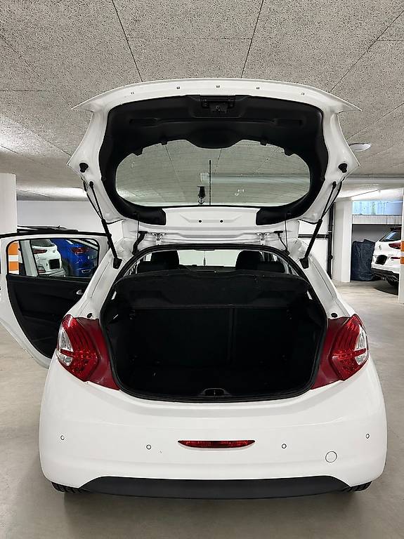 PEUGEOT 1.2 PureTech Allure S/S-image-1