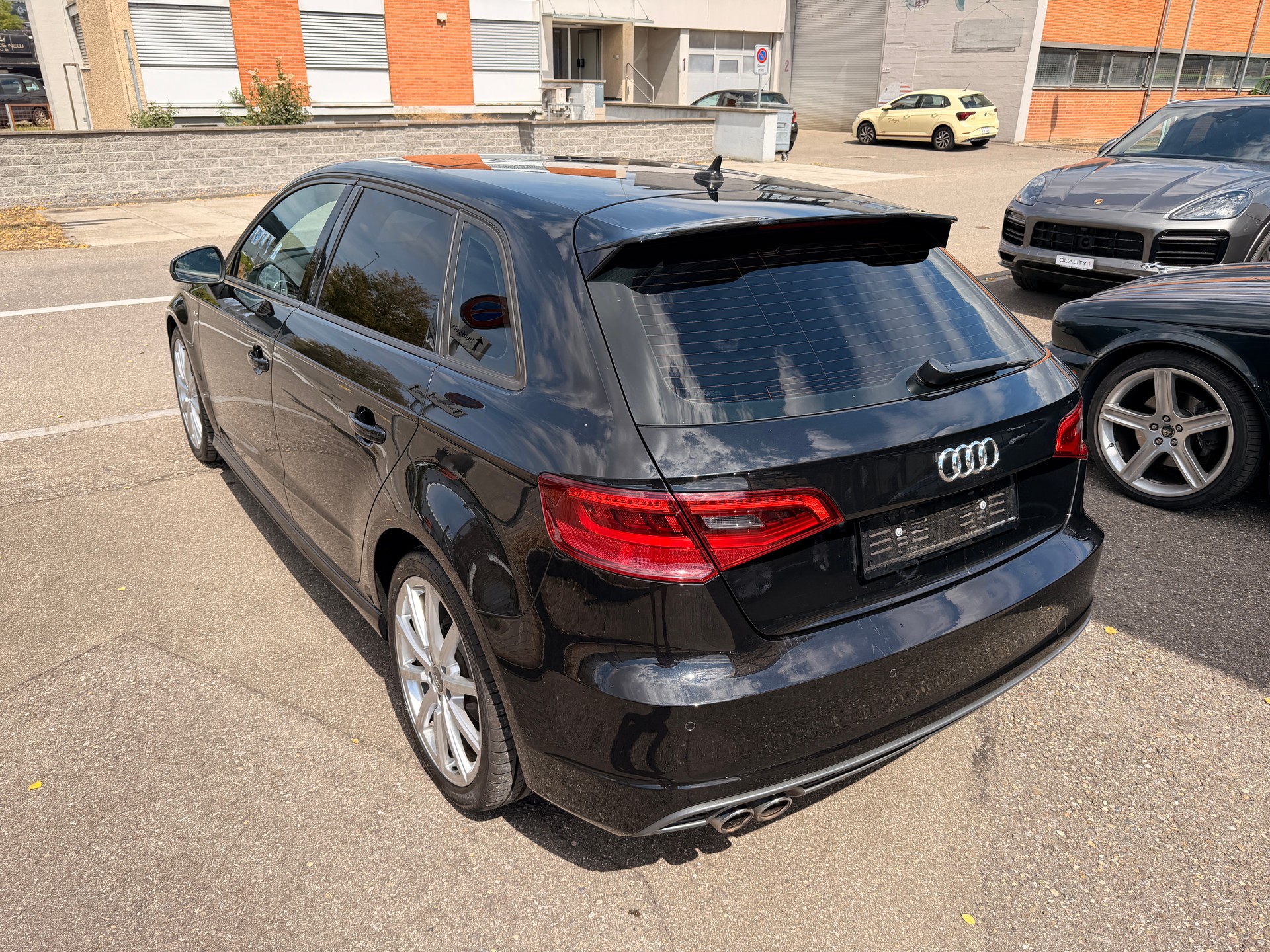 AUDI A3 Sportback 2.0 TDI Ambiente quattro S-tronic-image-2