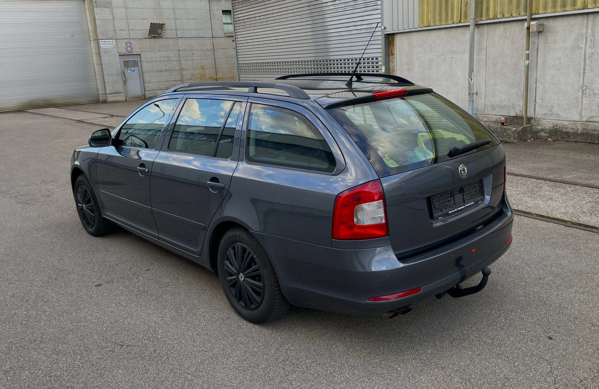 SKODA C 1.8 / 4x4(allrad) / FRISCH AB MFK / AHK / 6 GANG / IN TOP ZUSTAND-image-2