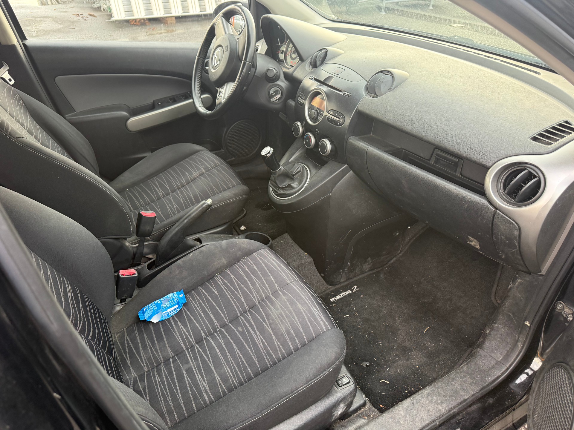 MAZDA 2 1.3i 16V Exclusive-image-6