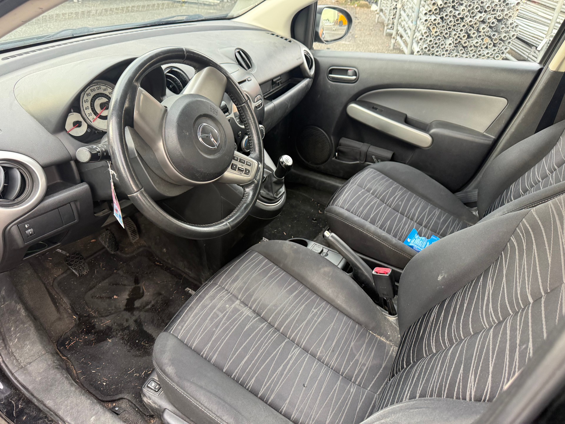 MAZDA 2 1.3i 16V Exclusive-image-8