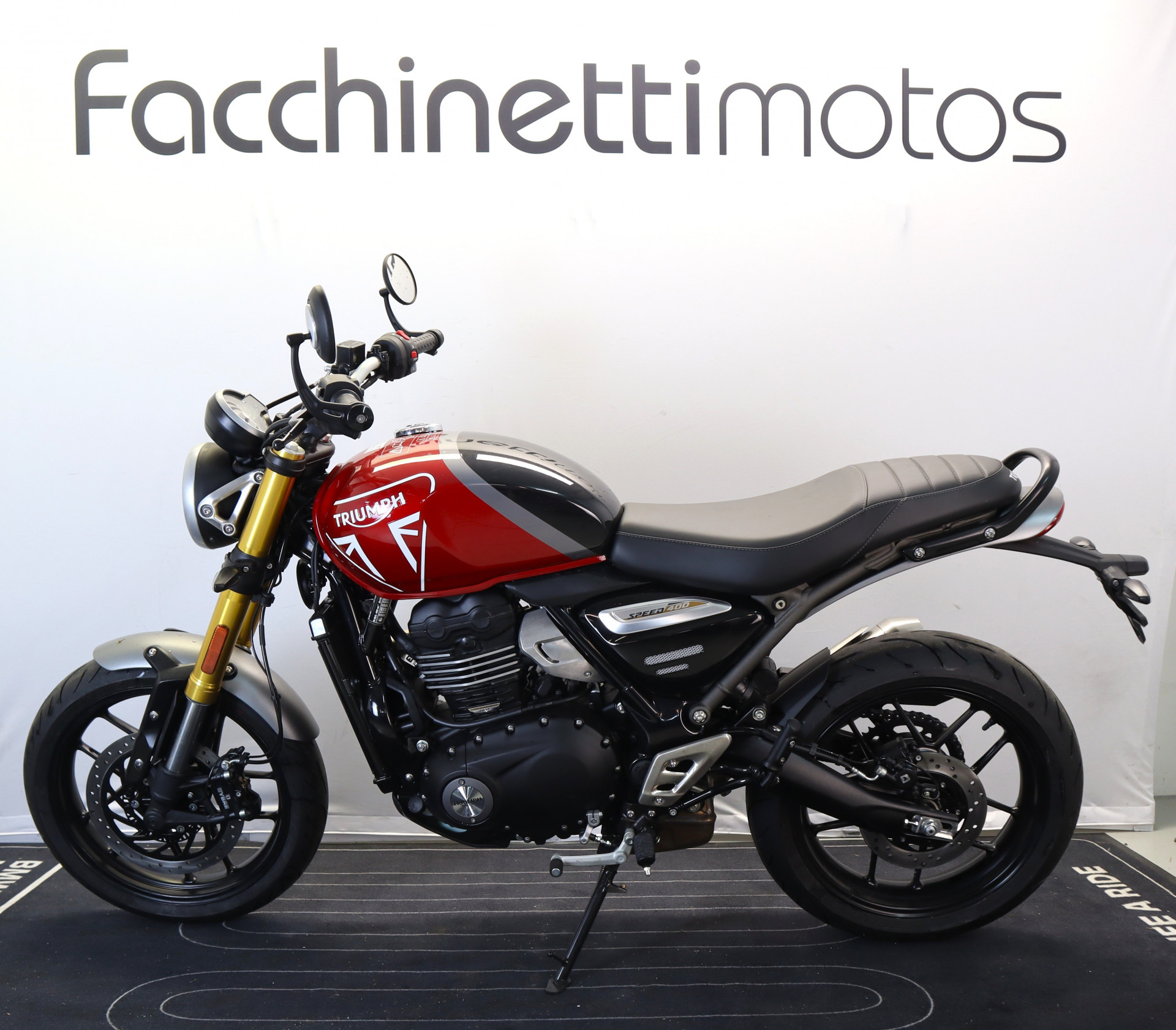 TRIUMPH Speed 400-showroom-element-1