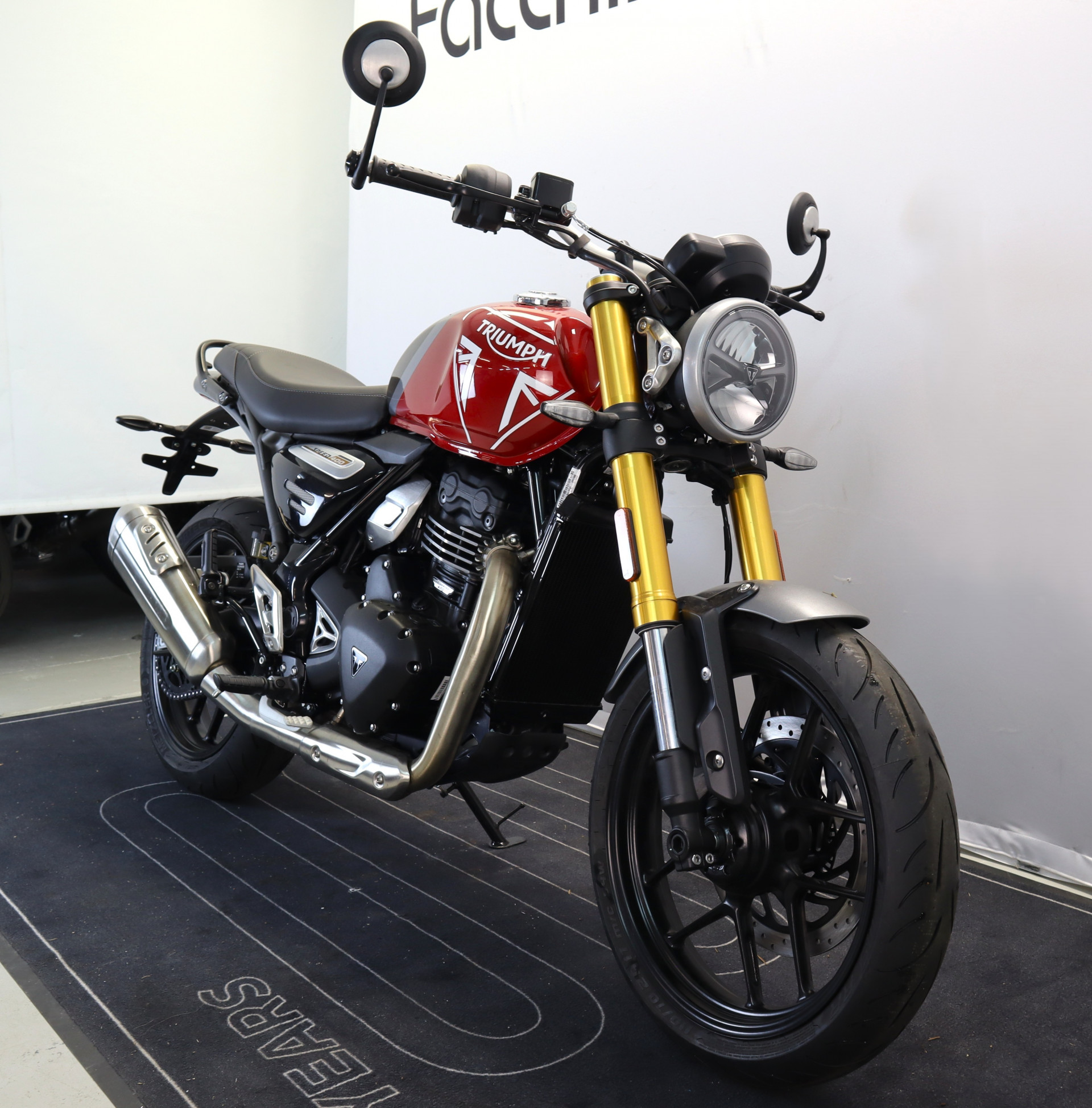 TRIUMPH Speed 400-showroom-element-3