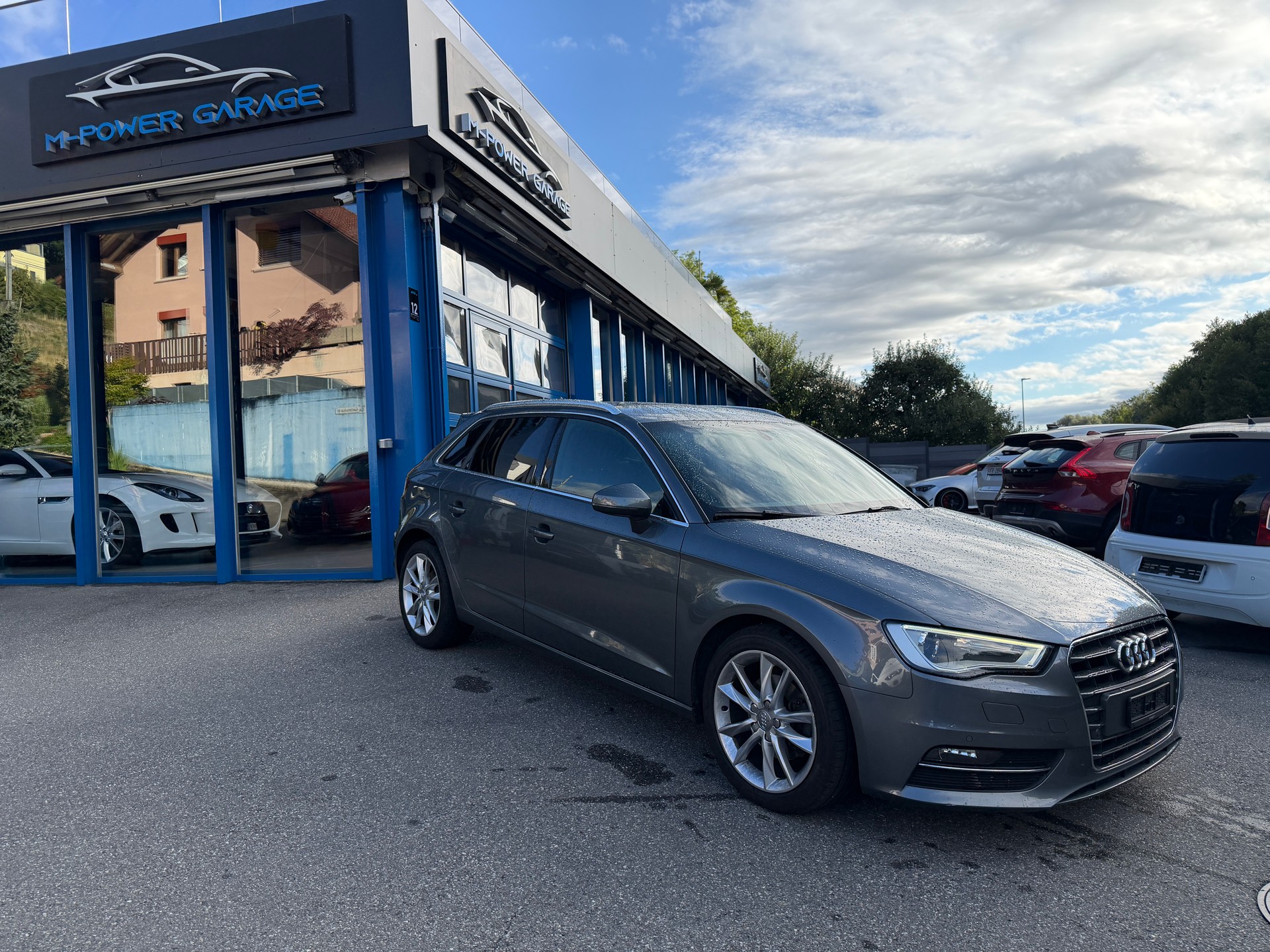 AUDI A3 Sportback 1.6 TDI Ambition S-tronic-image-1