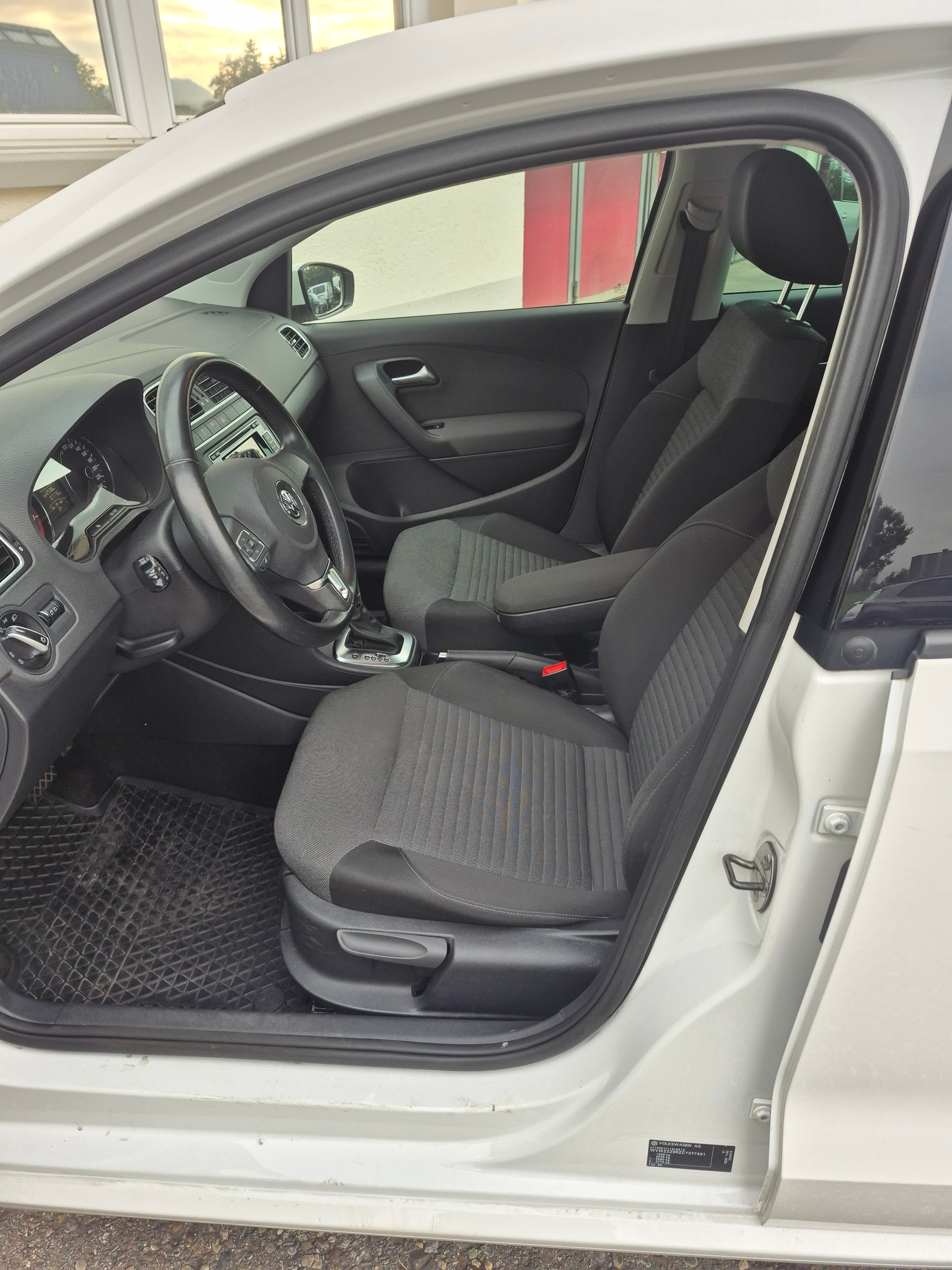 VW Polo 1.2 TSI Team DSG-image-10