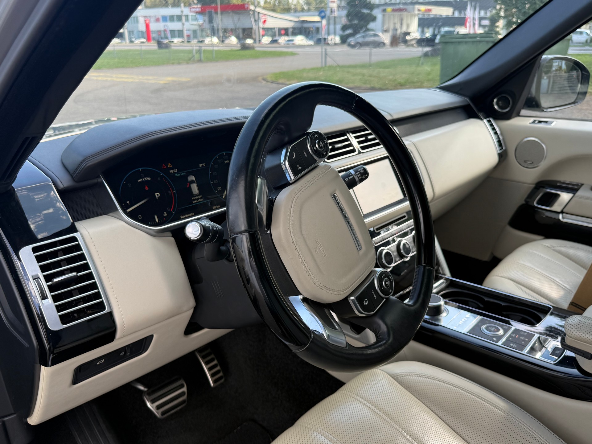 LAND ROVER Range Rover 4.4 TDV8 Autobiography Automatic-image-13