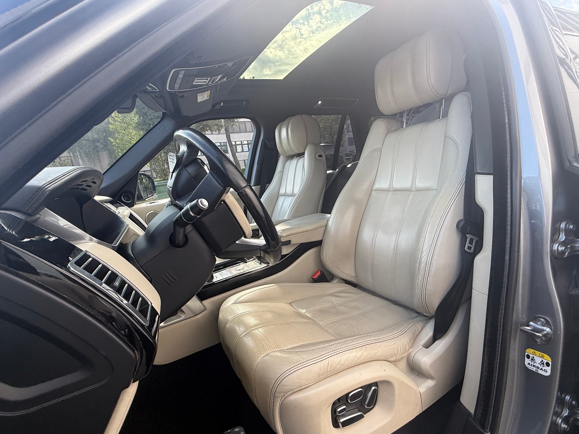 LAND ROVER Range Rover 4.4 TDV8 Autobiography Automatic-image-12