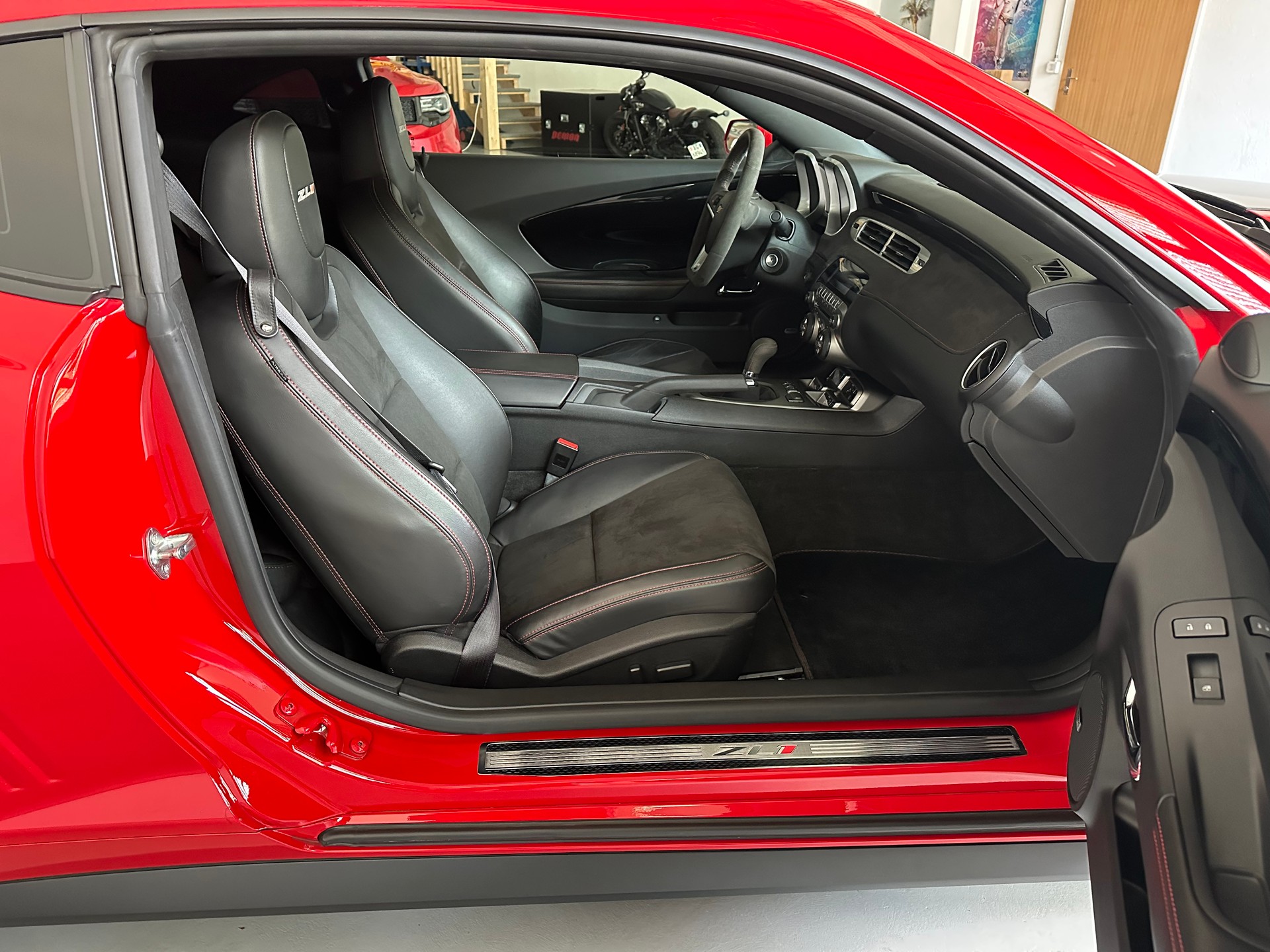 CHEVROLET Camaro ZL1-image-5
