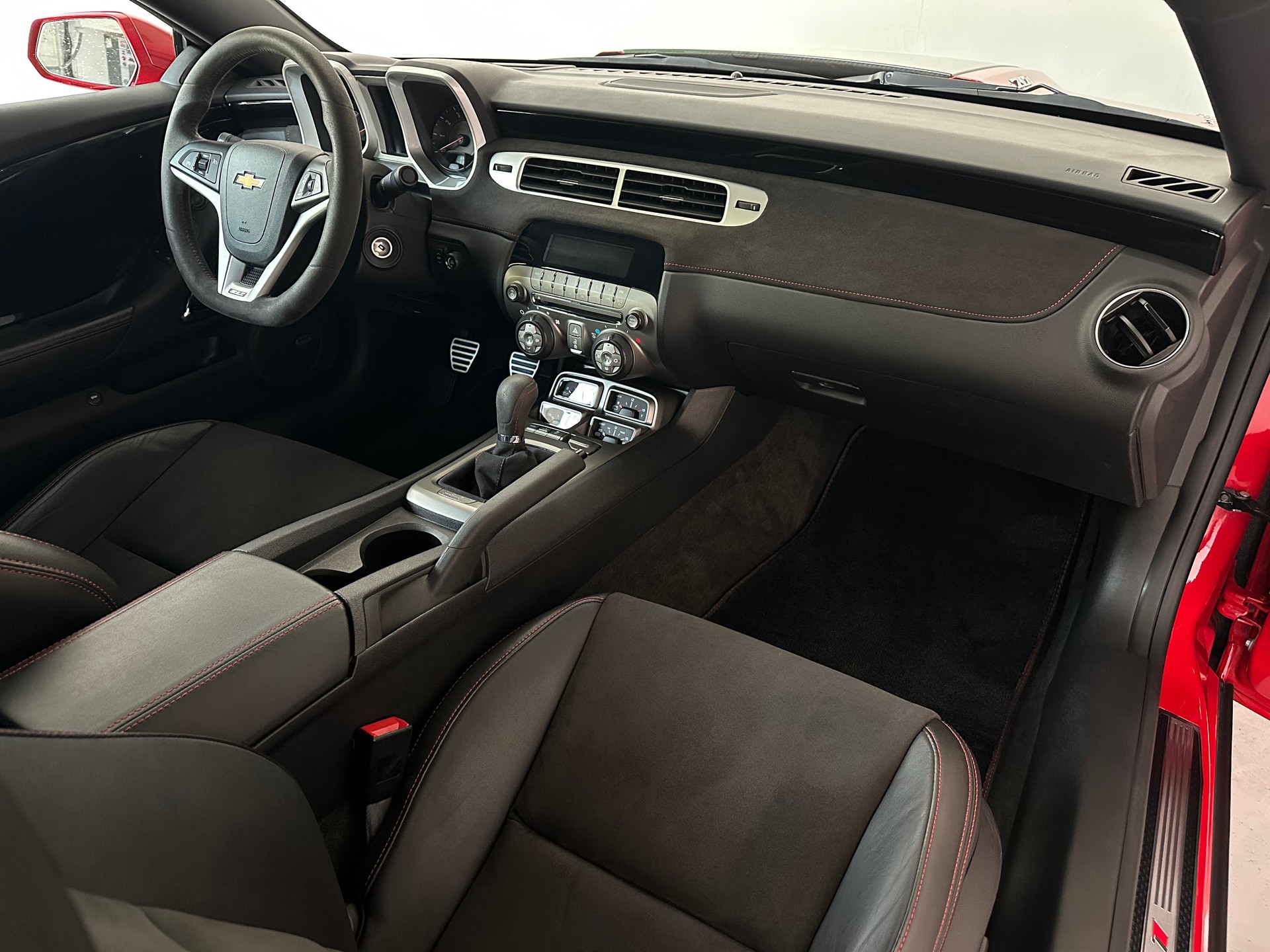 CHEVROLET Camaro ZL1-image-10
