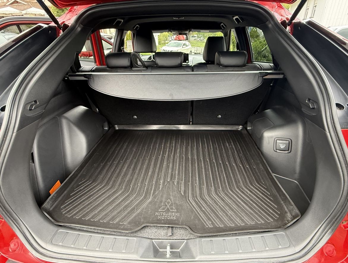 MITSUBISHI Eclipse Cross 2.4 PHEV Blackline 4x4-image-6